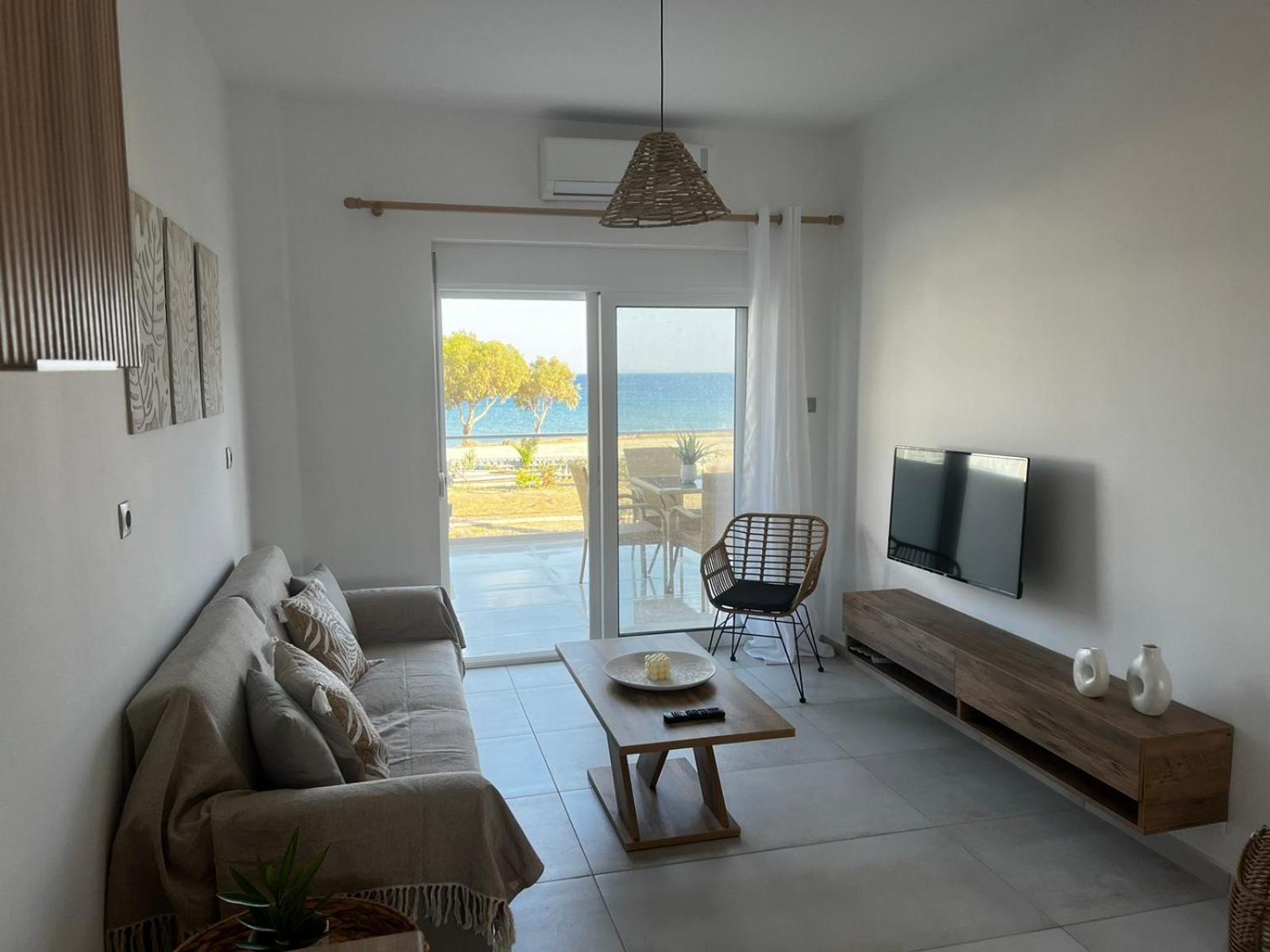 Two-Bedroom Deluxe Apartment with Ocean View photo 2