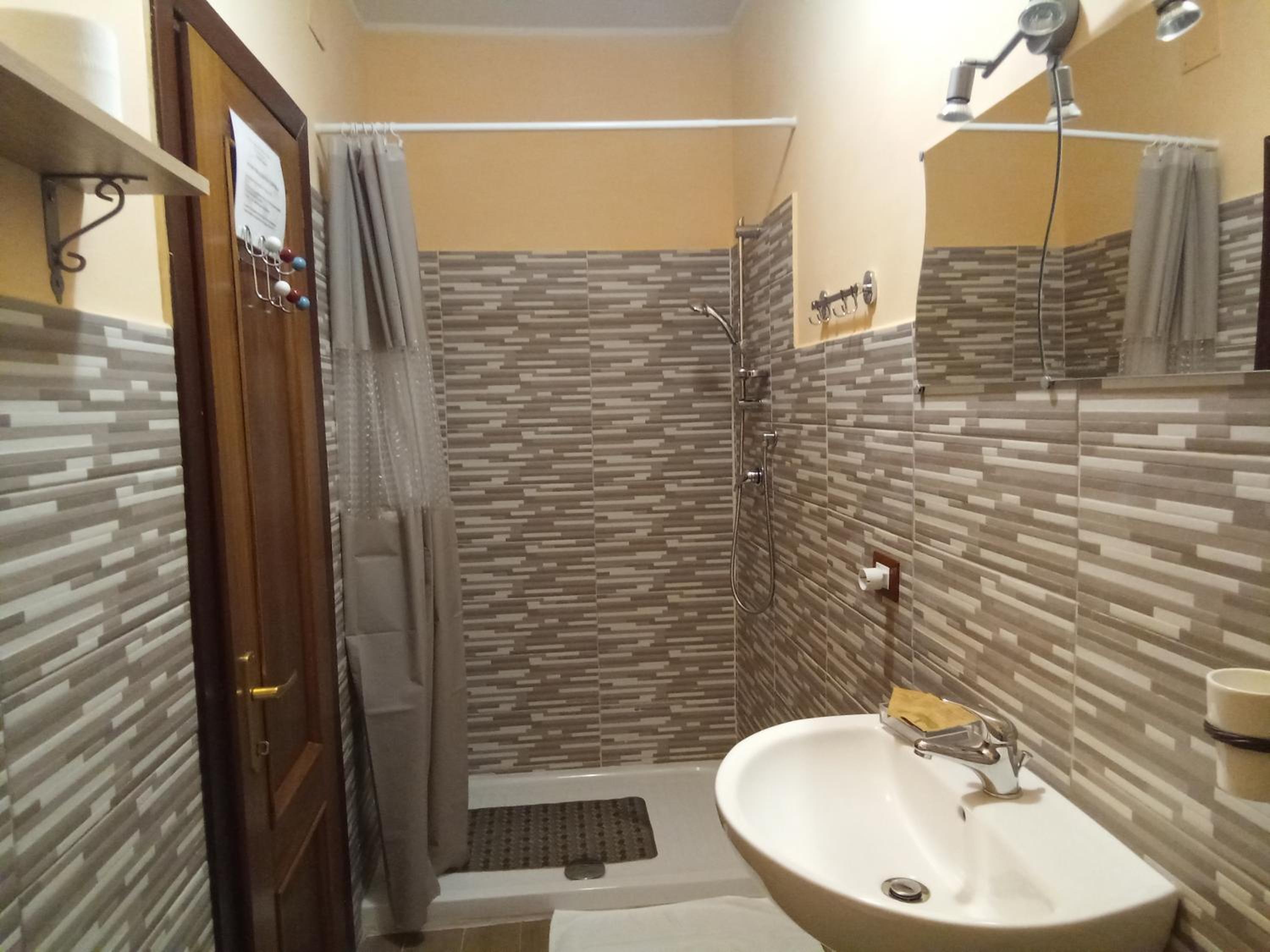 Double or Twin Room with Garden View - Photo 10