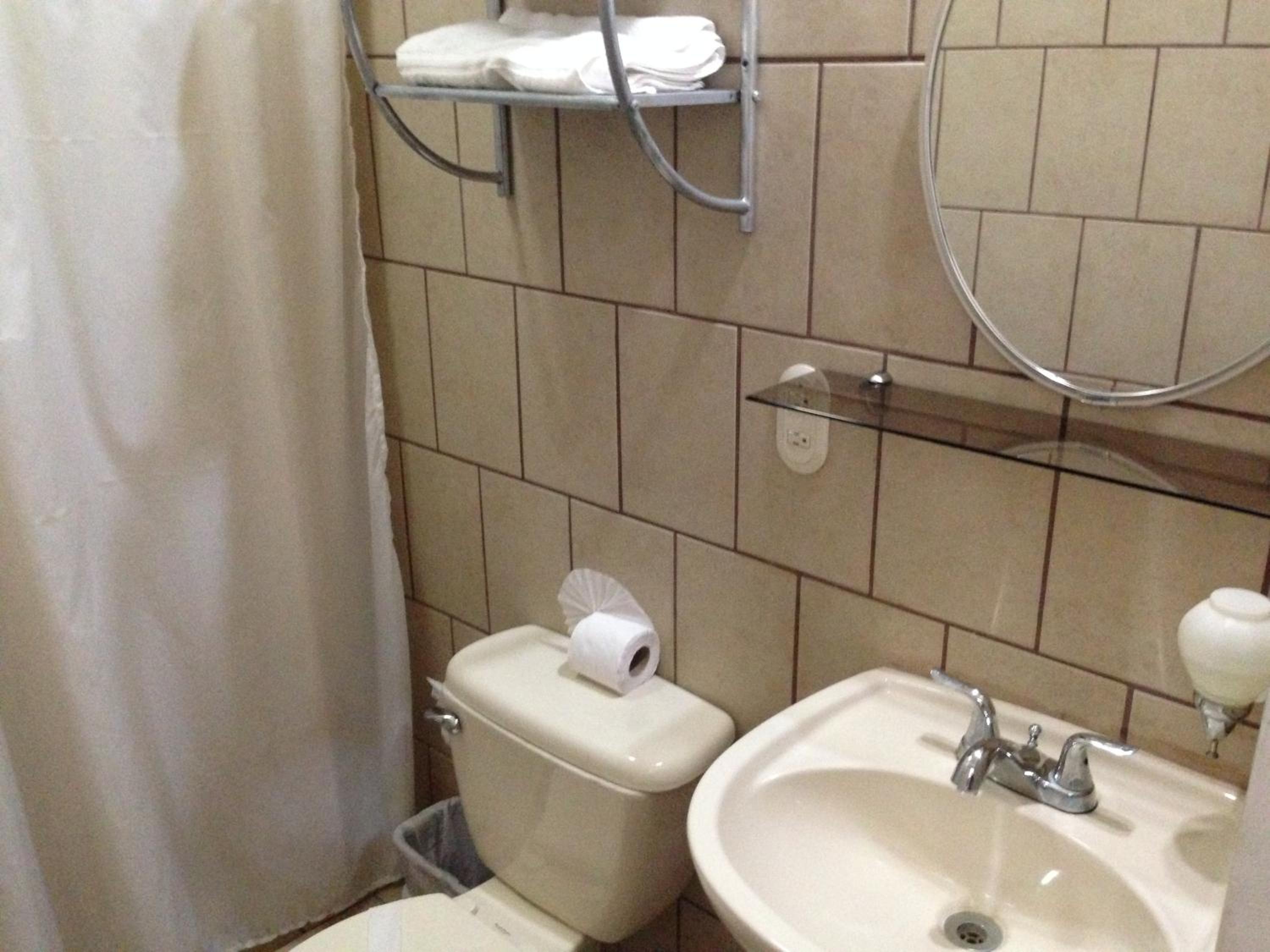 Standard Double Room - Photo 4