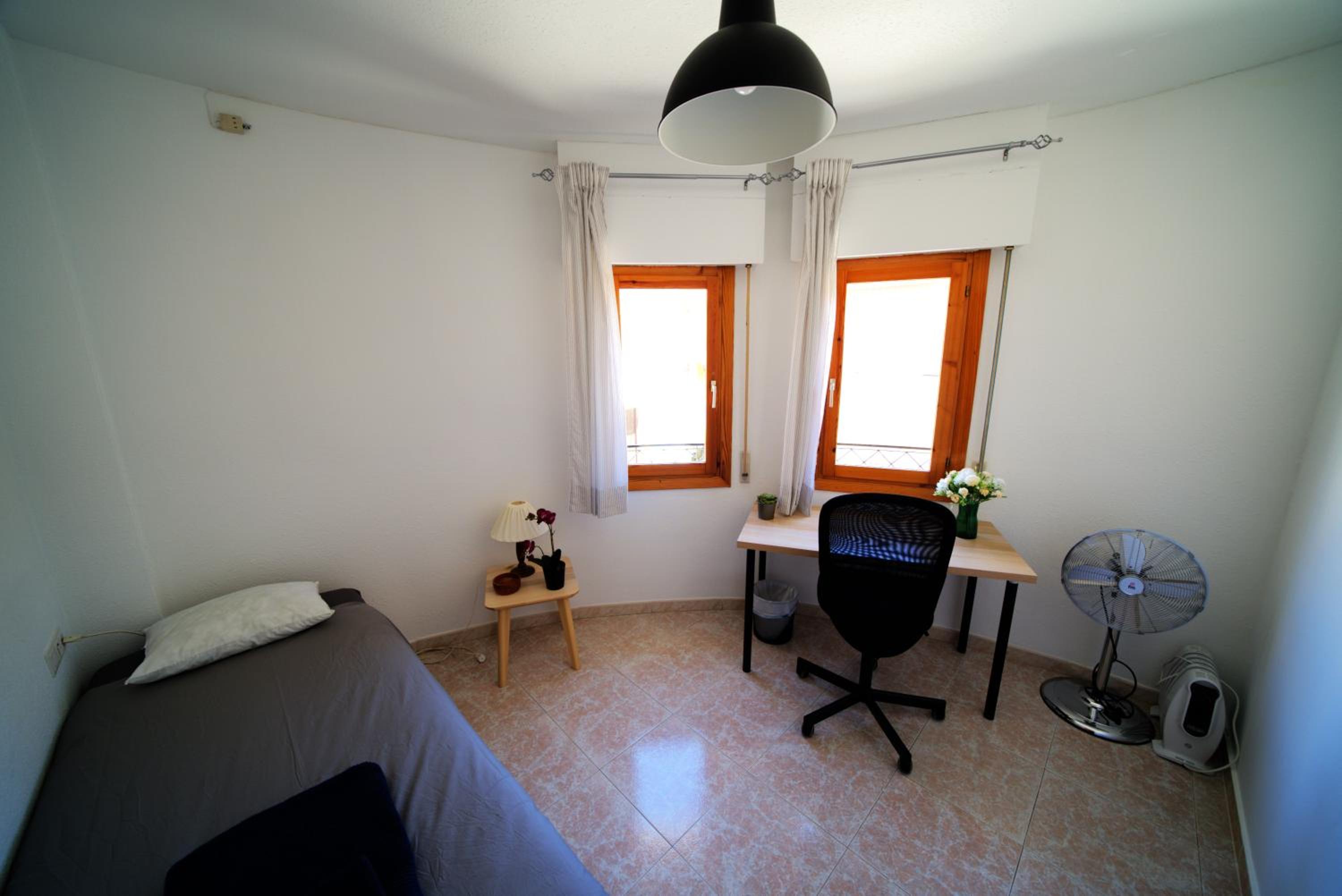 Single Room photo 2