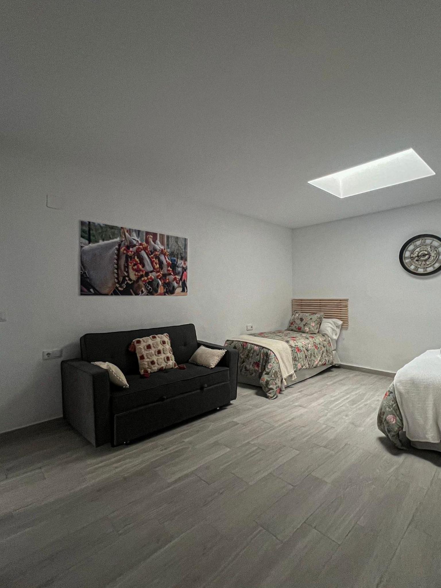 One-Bedroom Apartment photo 2