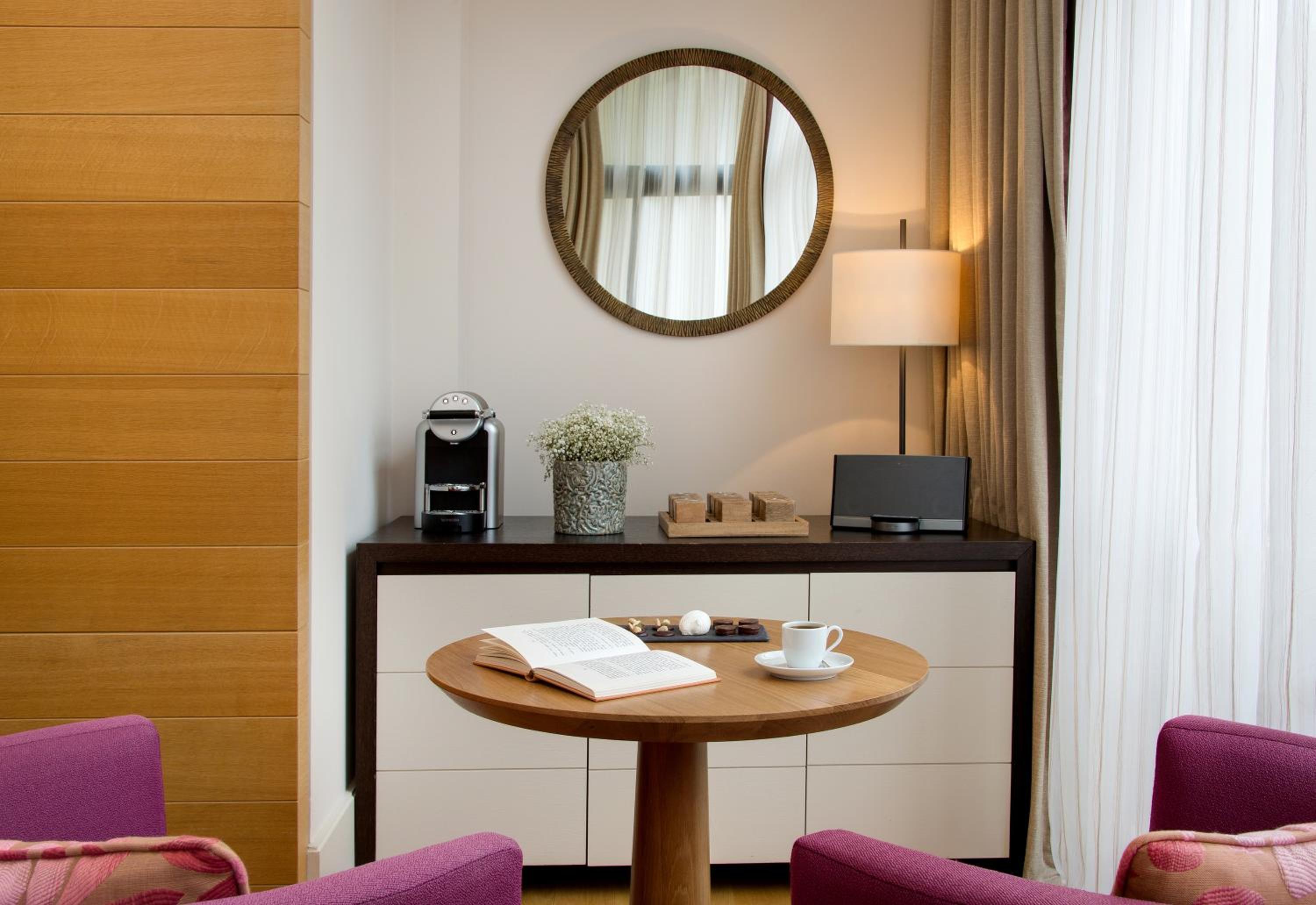 Deluxe Junior Suite - Photo 4