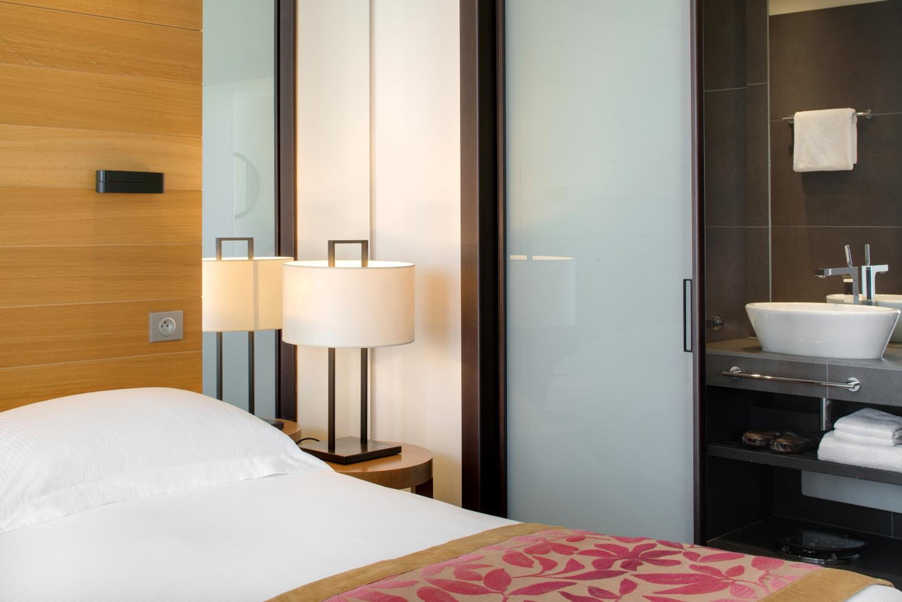 Deluxe Junior Suite - Photo 5