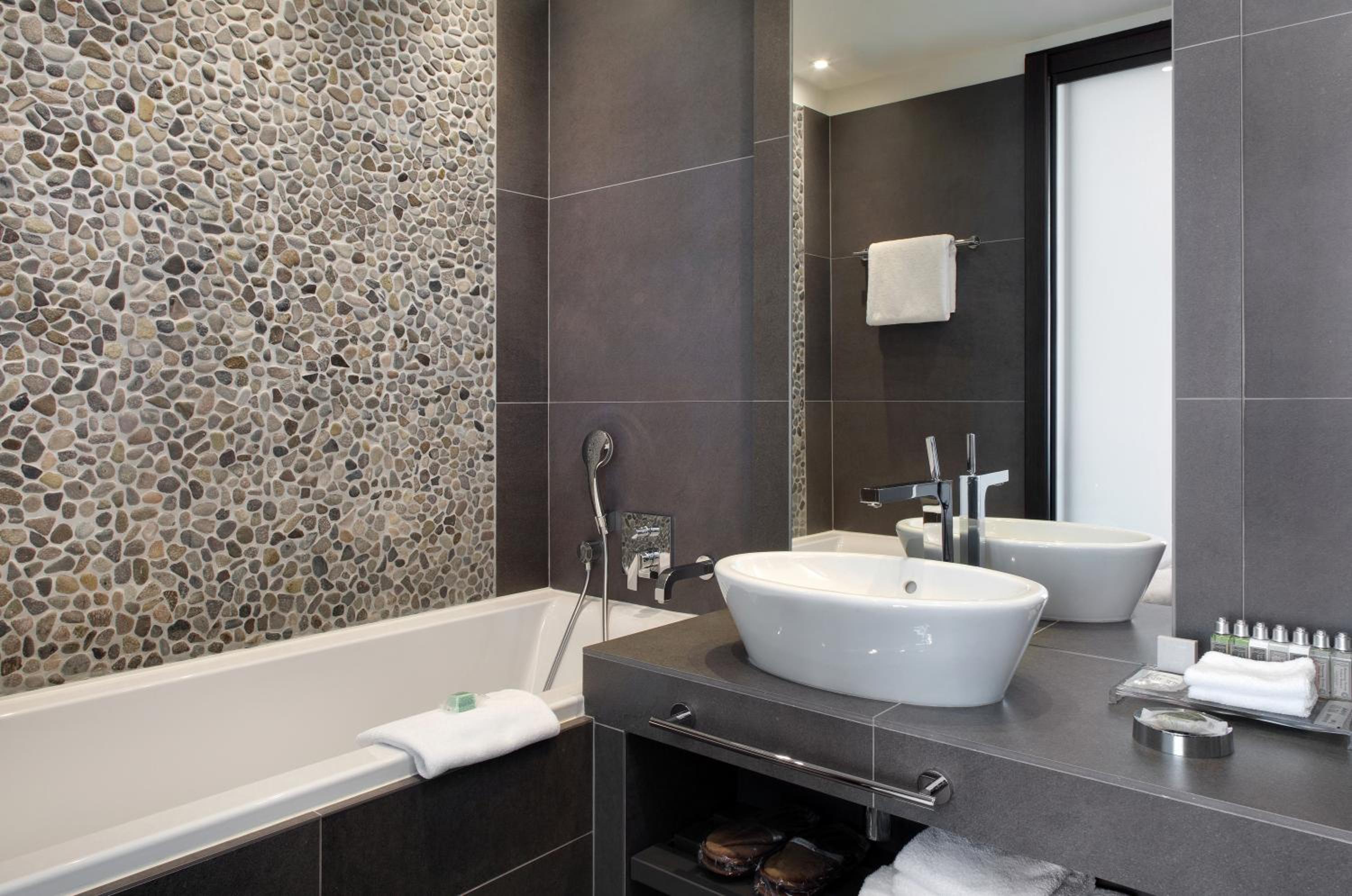 Deluxe Junior Suite - Photo 2