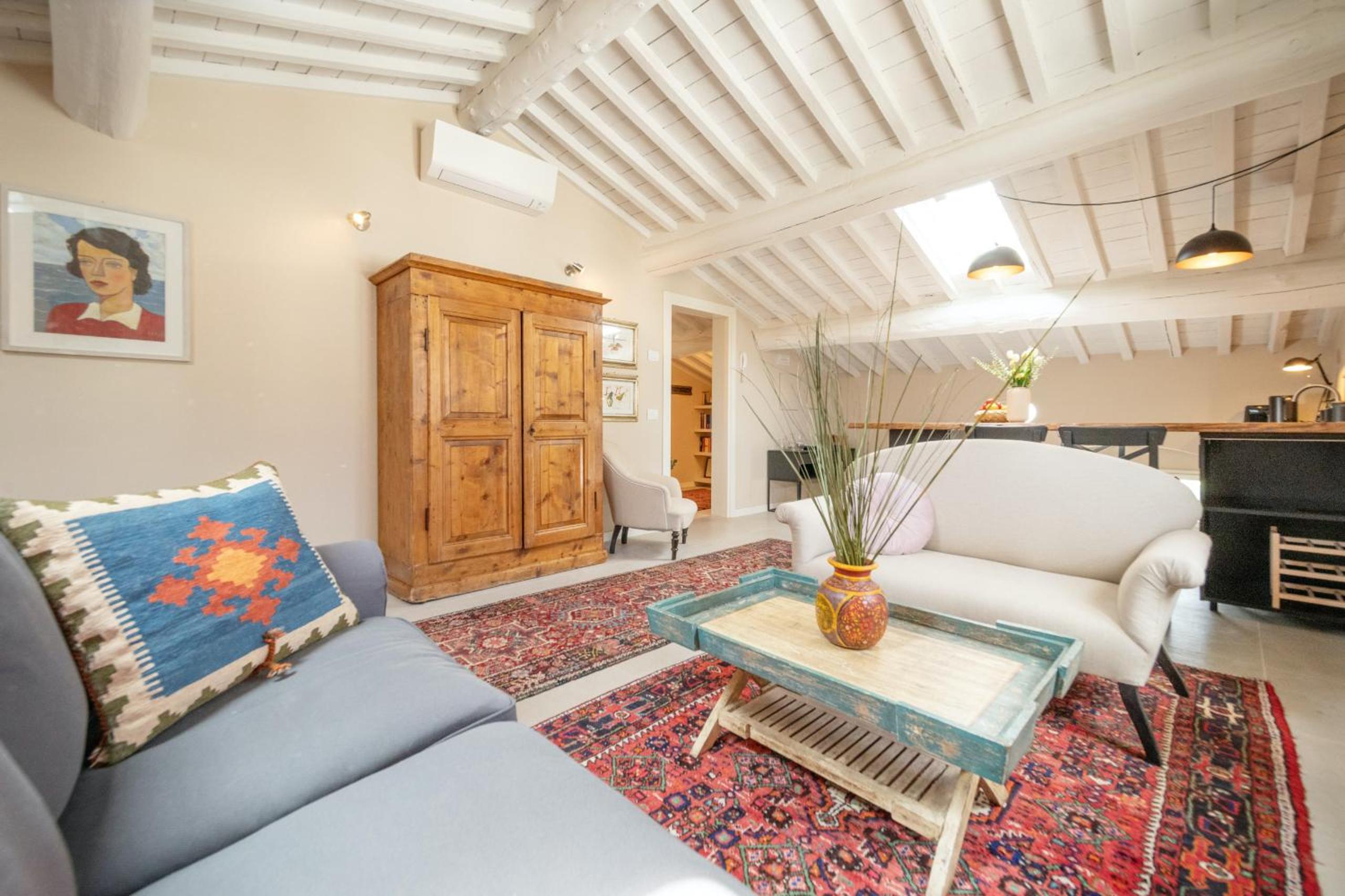 Deluxe Apartment