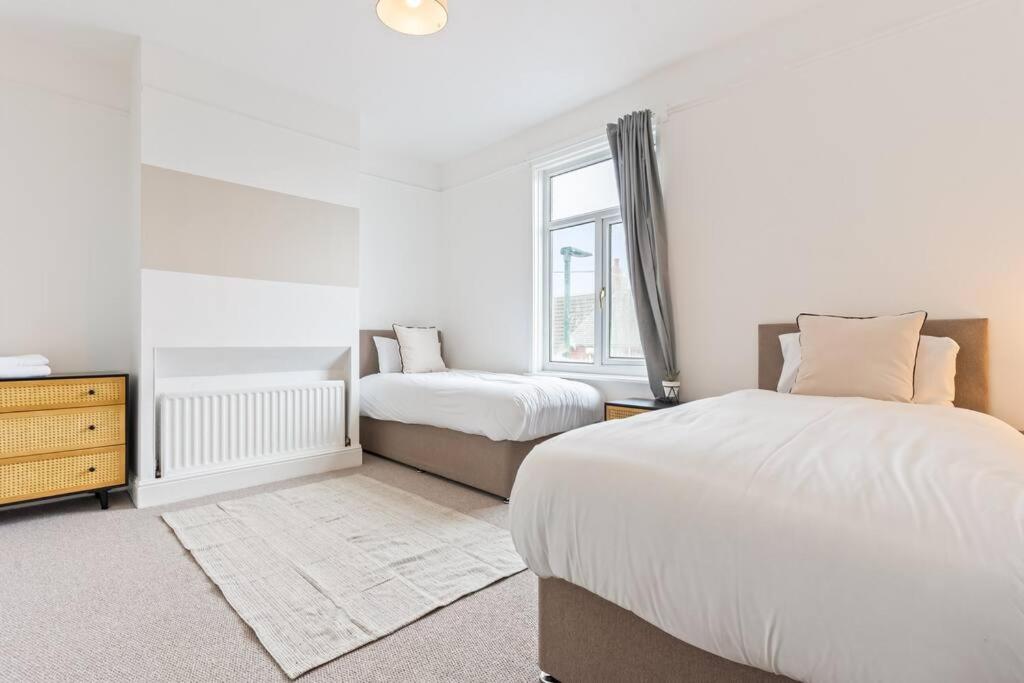 Four-Bedroom House photo 1