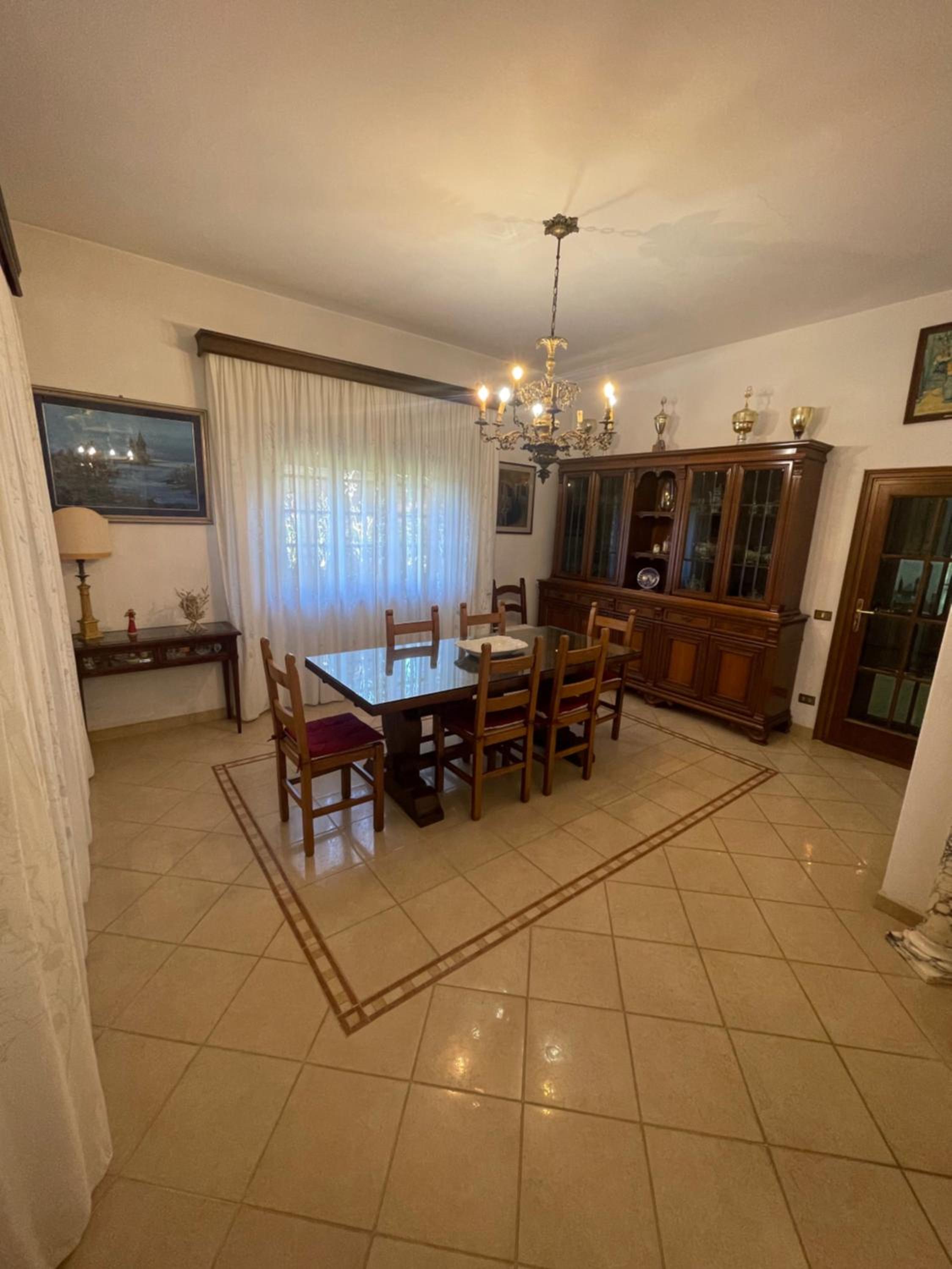 Four-Bedroom House photo 3