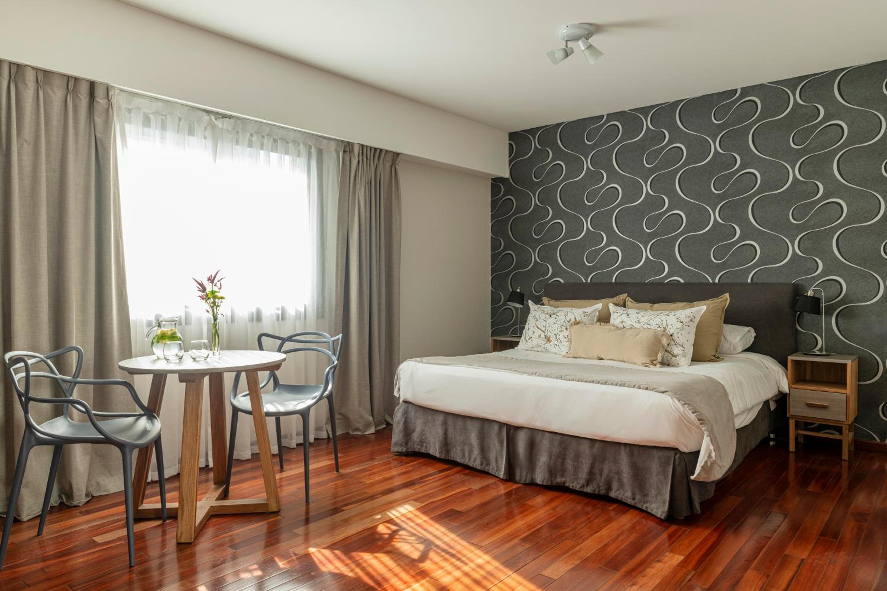 Standard King Room photo 1
