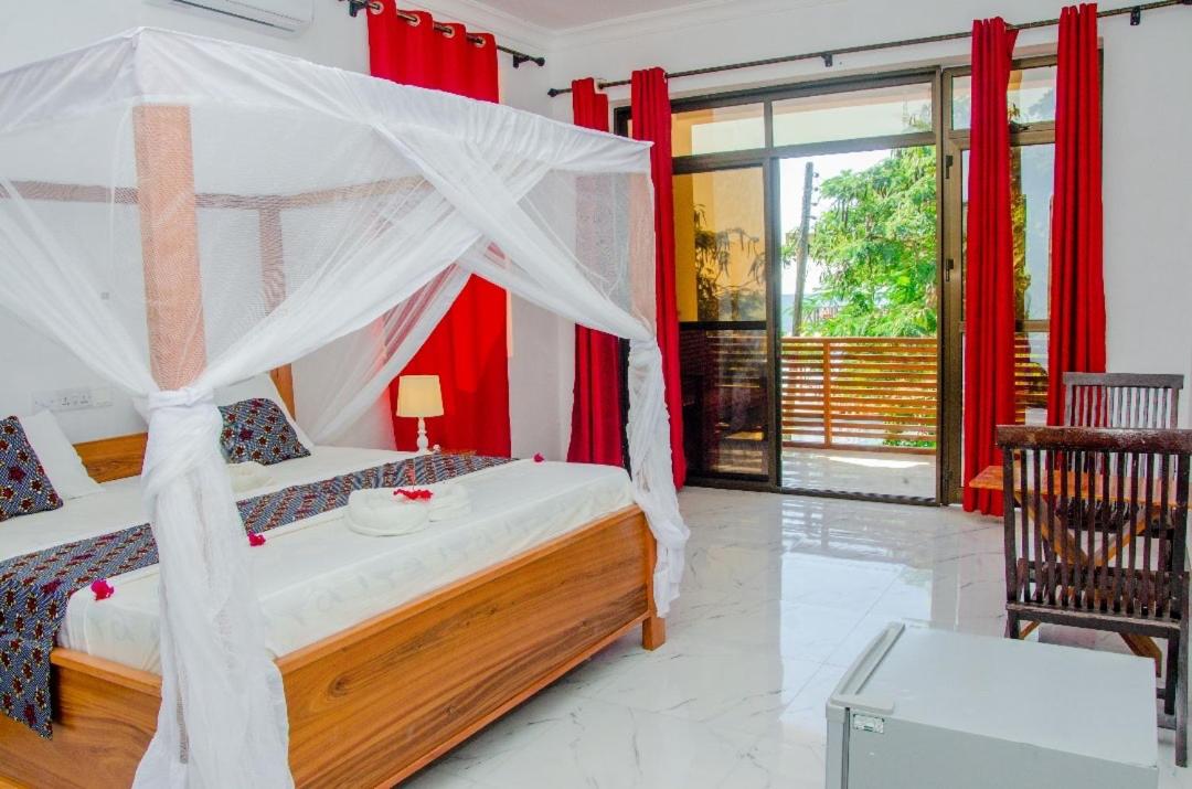 Deluxe Double or Twin Room with Garden View