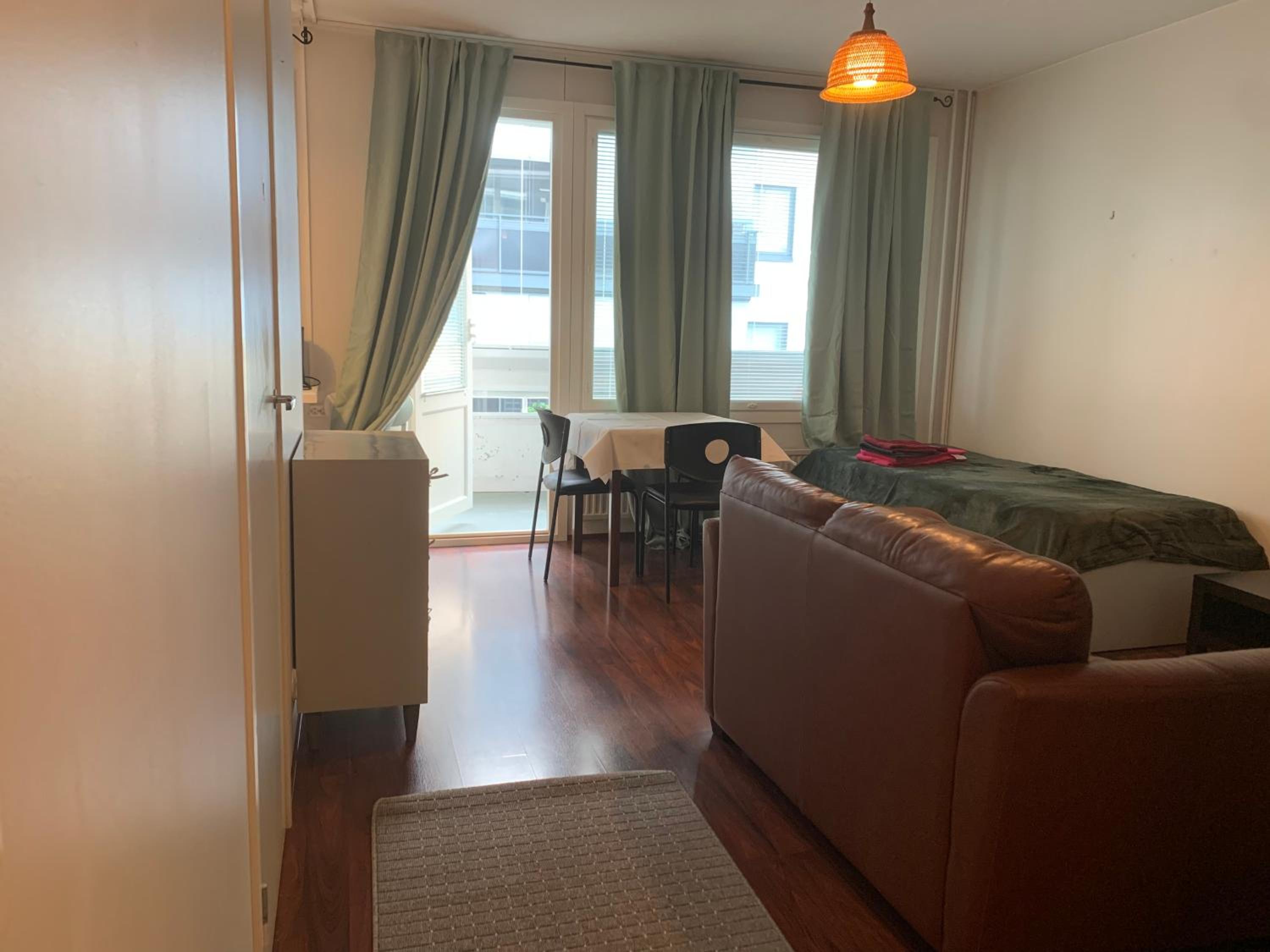 One-Bedroom Apartment photo 1