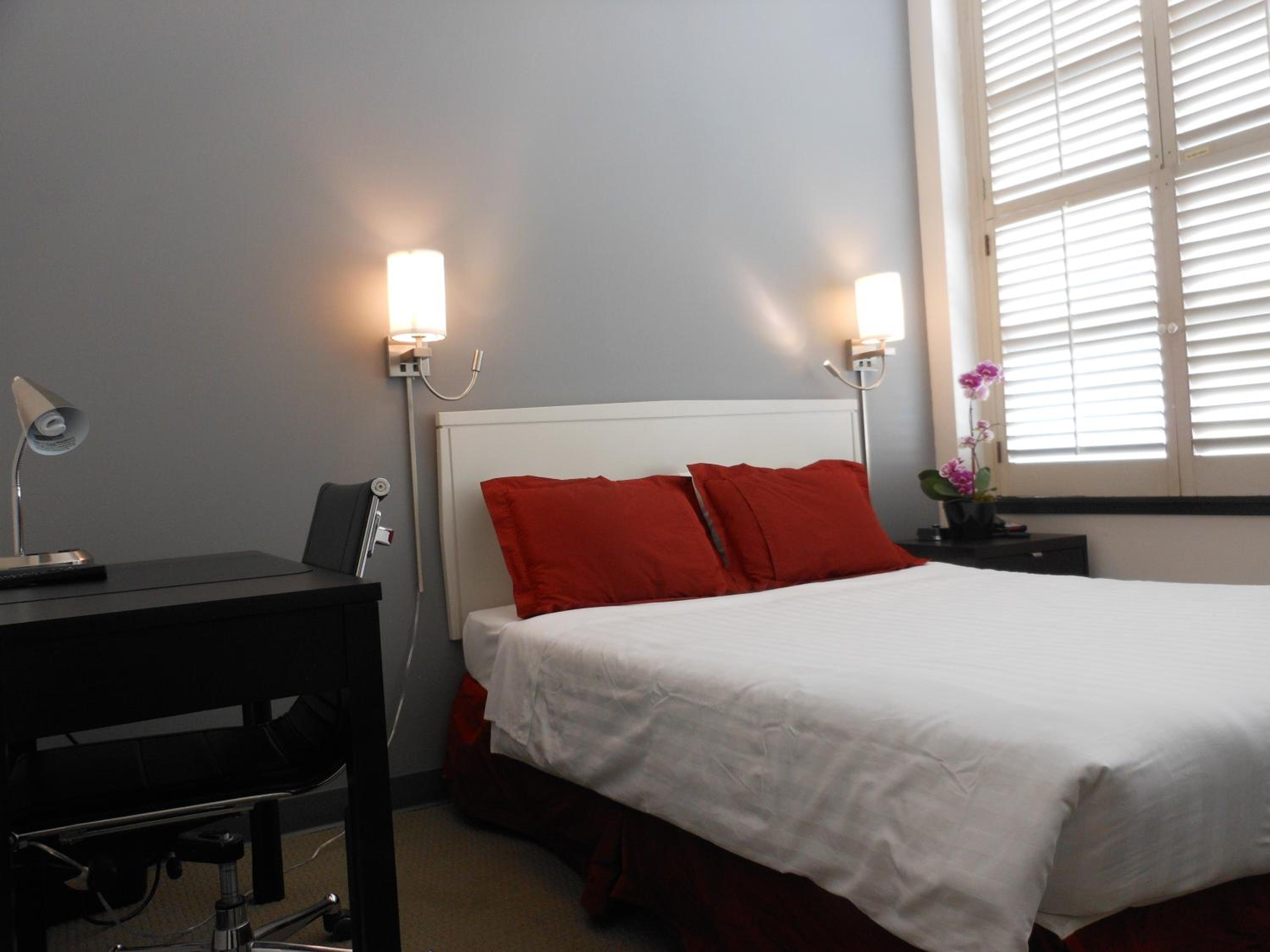 Deluxe Queen Room - Photo 3