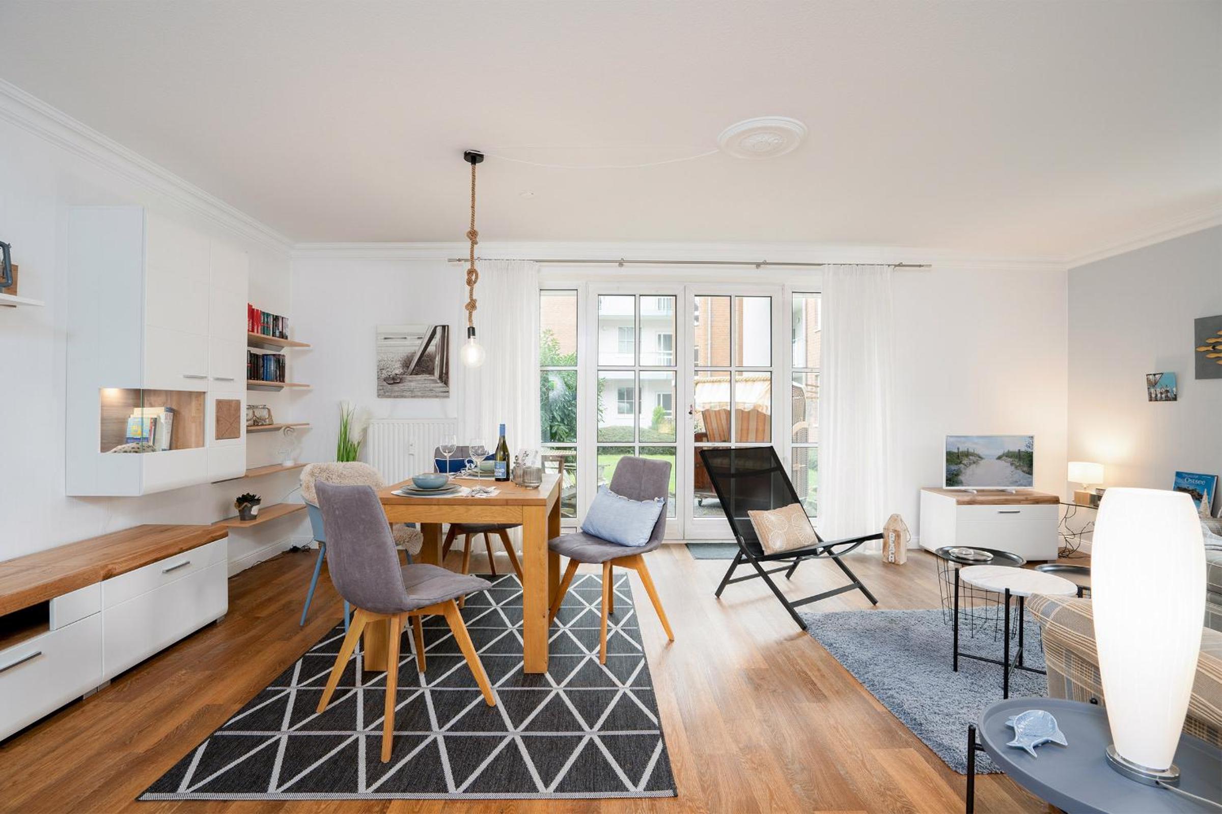 Apartment with Terrace photo 1