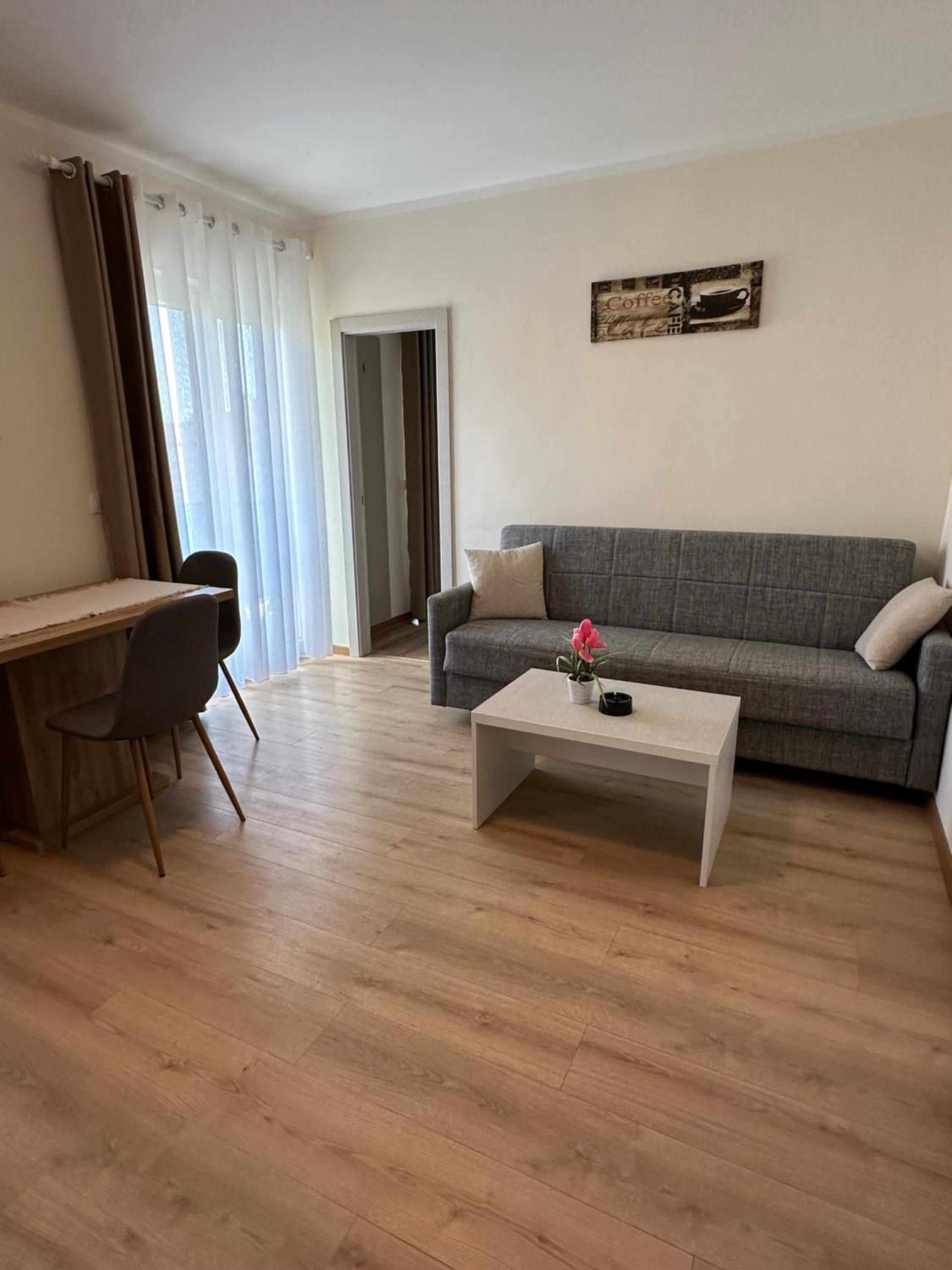 Apartment photo 3