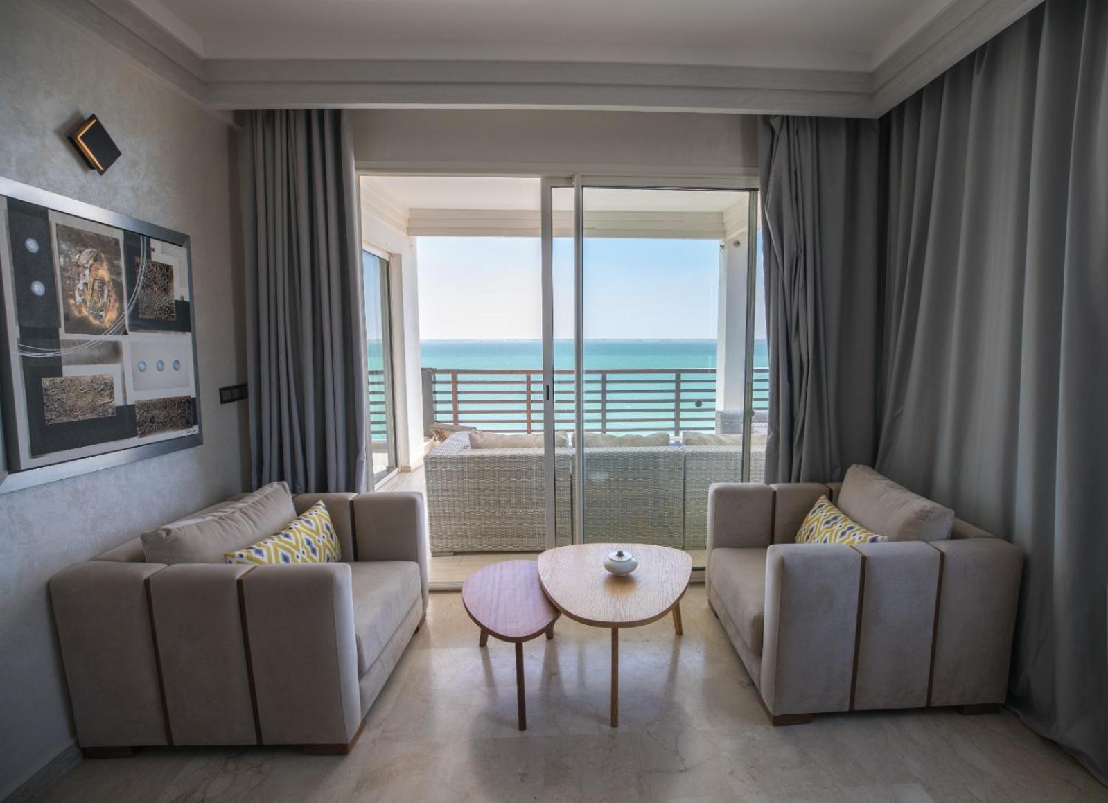 Royal Suite (4 Adults + 2 Child)