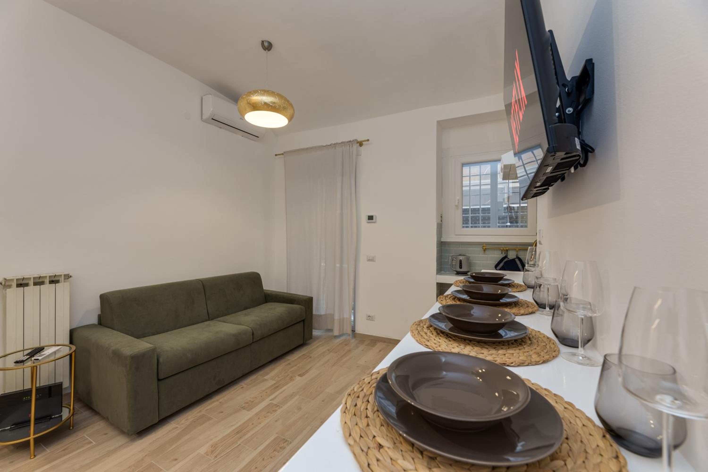 One-Bedroom Apartment photo 2