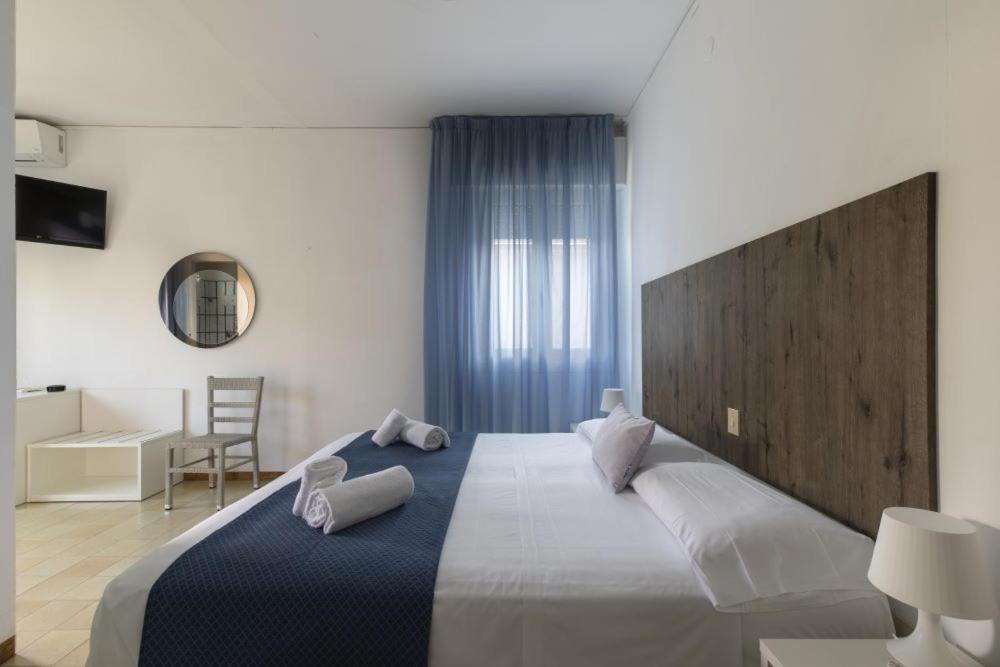 Double Room - Photo 7