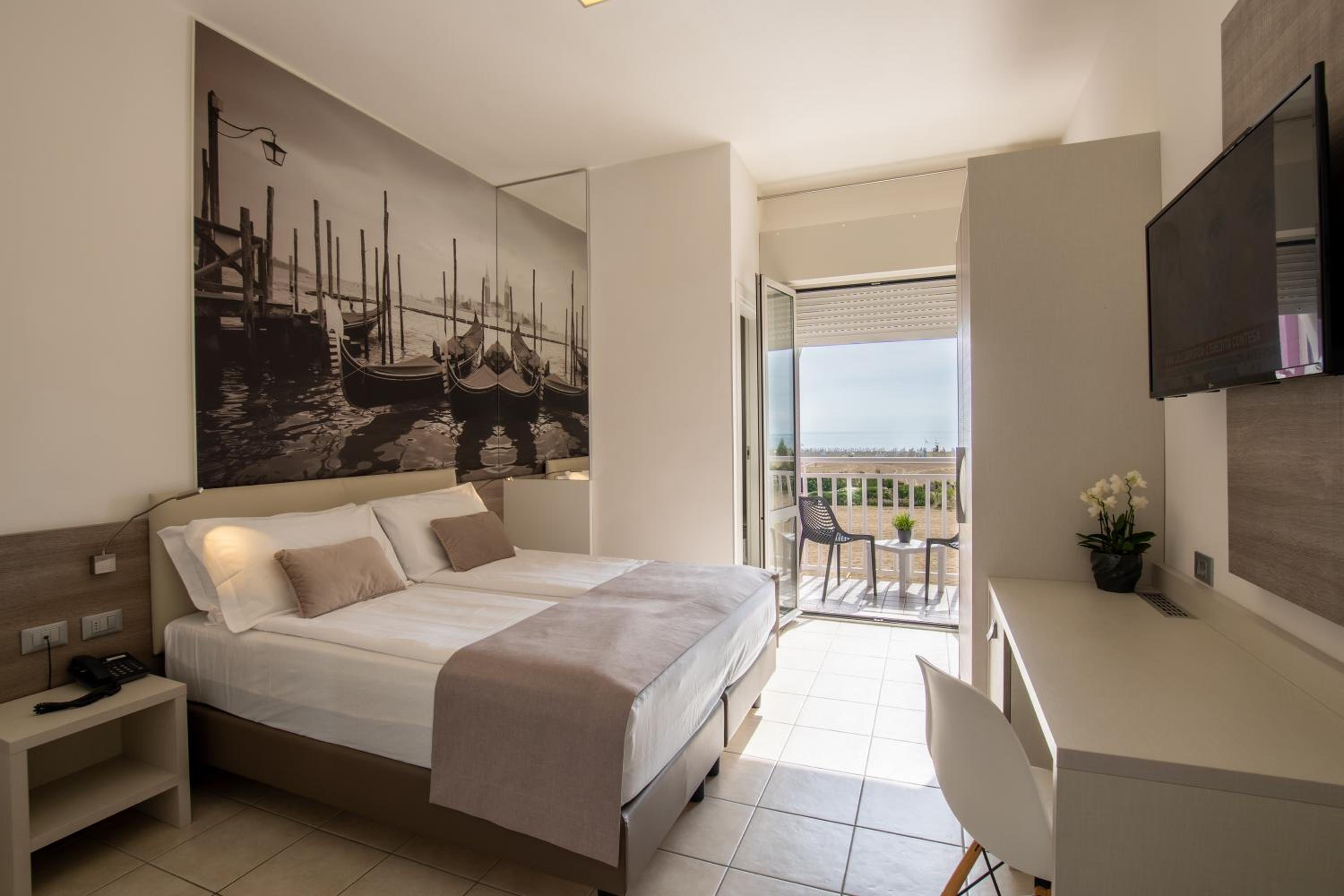 Double Room with Sea View photo 3