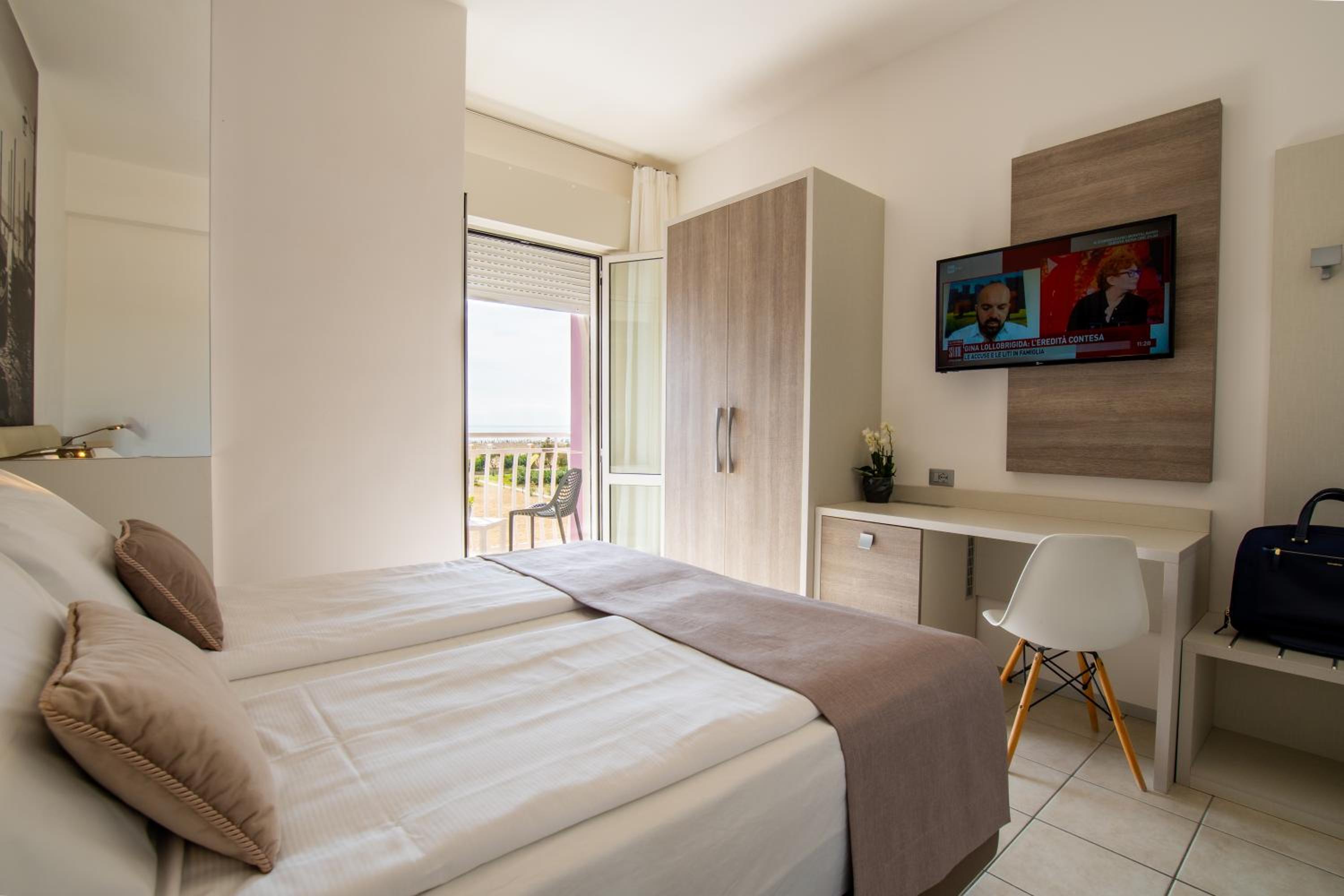Triple Room with Sea View
