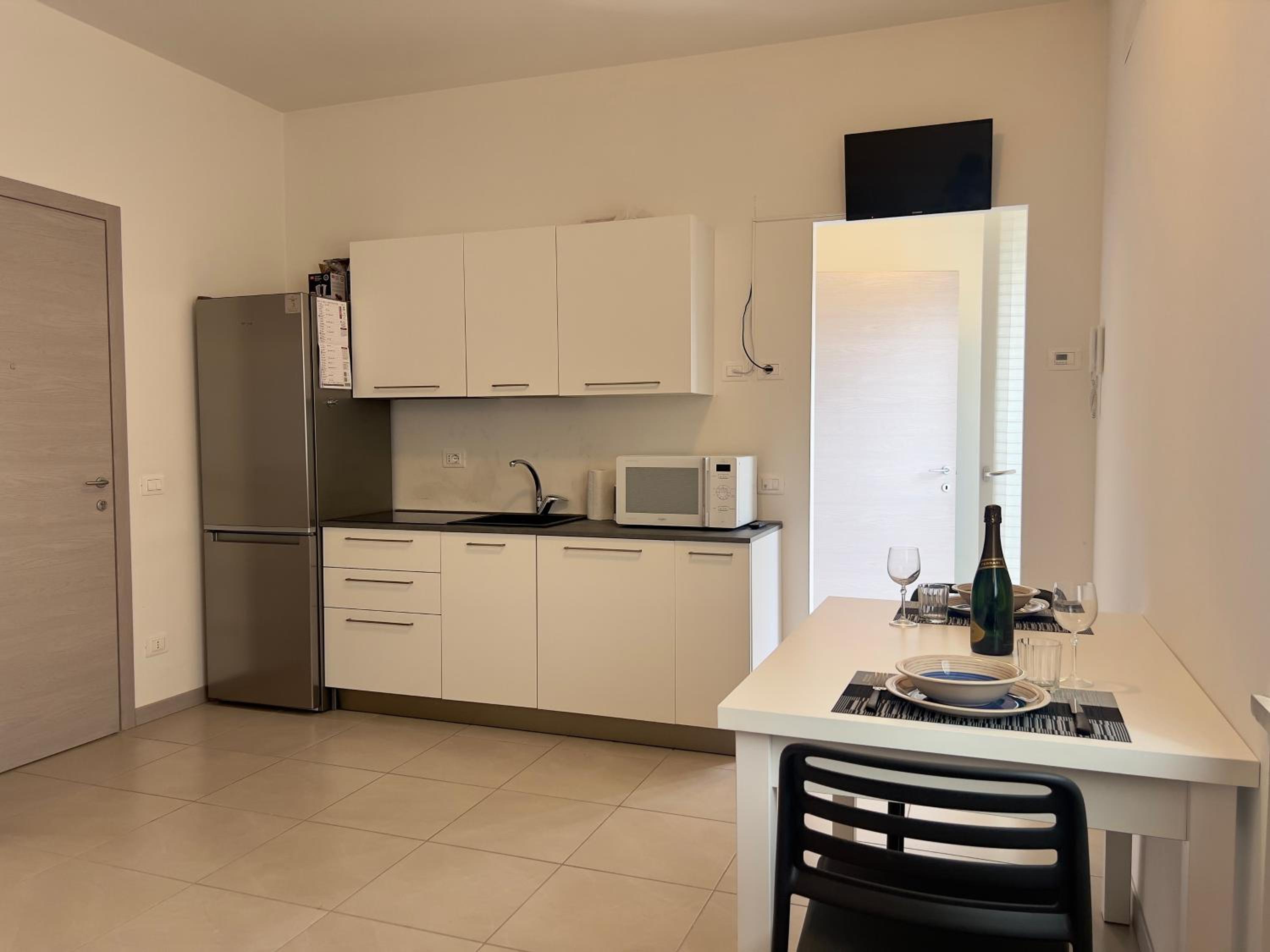 Apartment photo 2