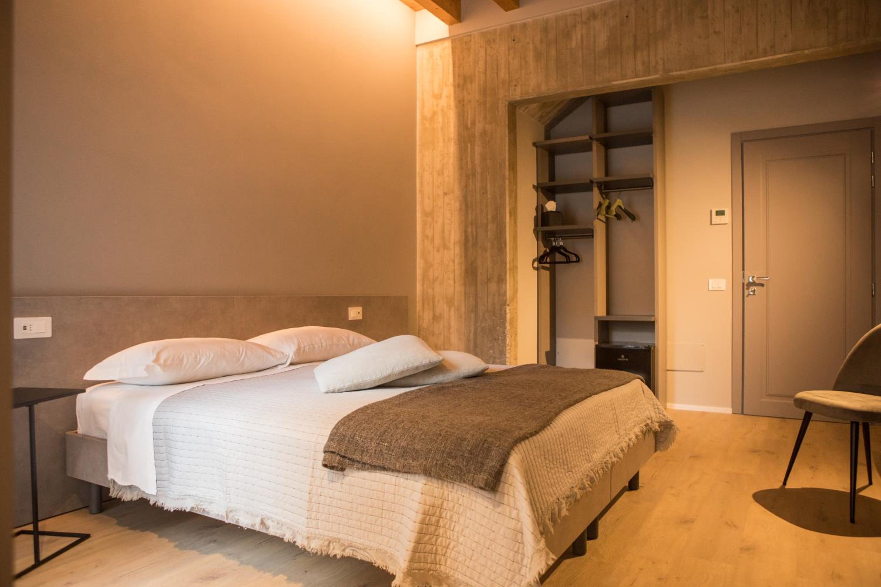 Deluxe Double or Twin Room photo 1