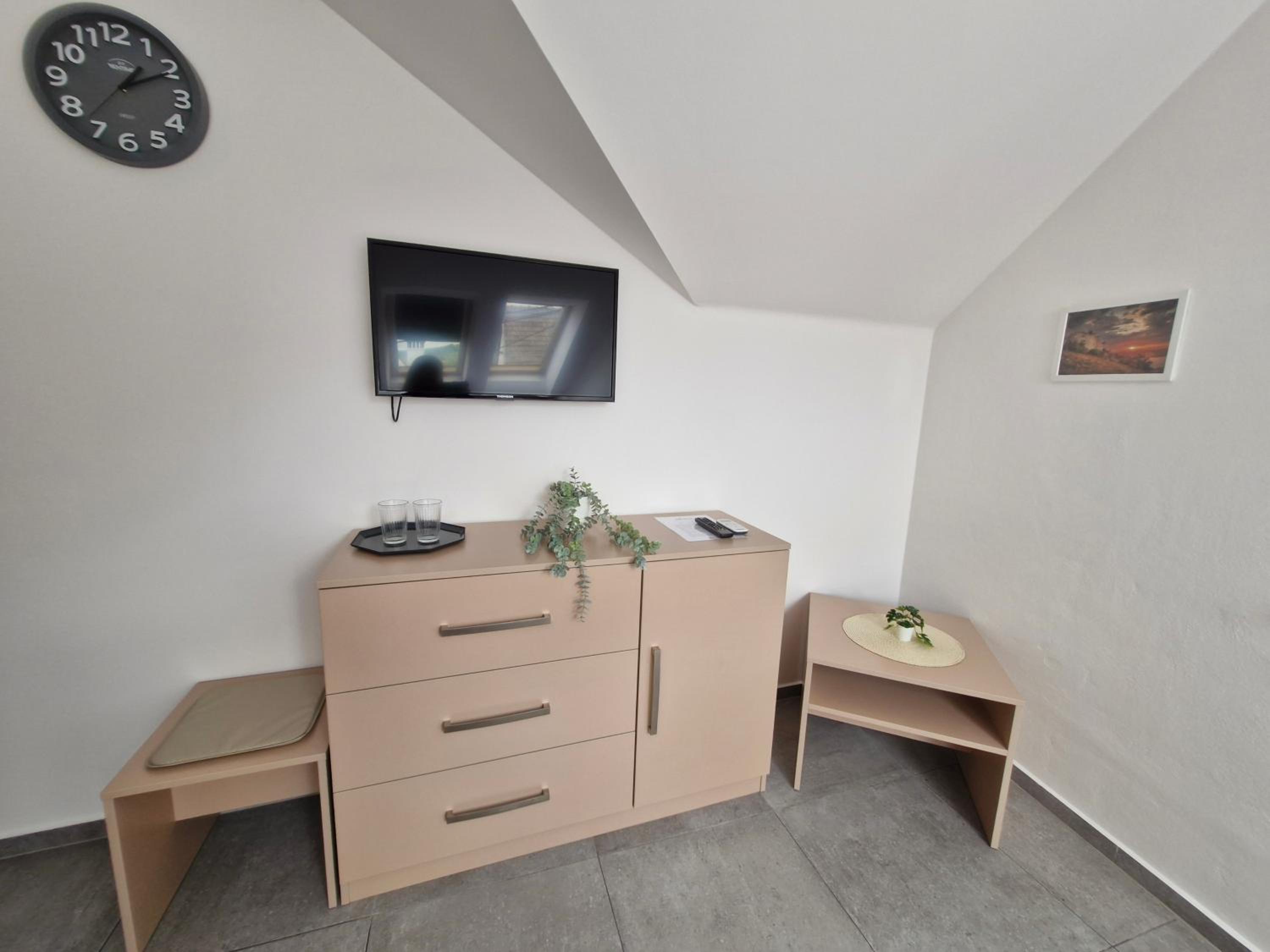 Apartment photo 2