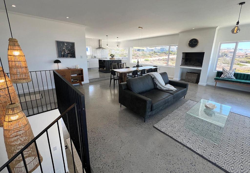 Four-Bedroom House photo 1