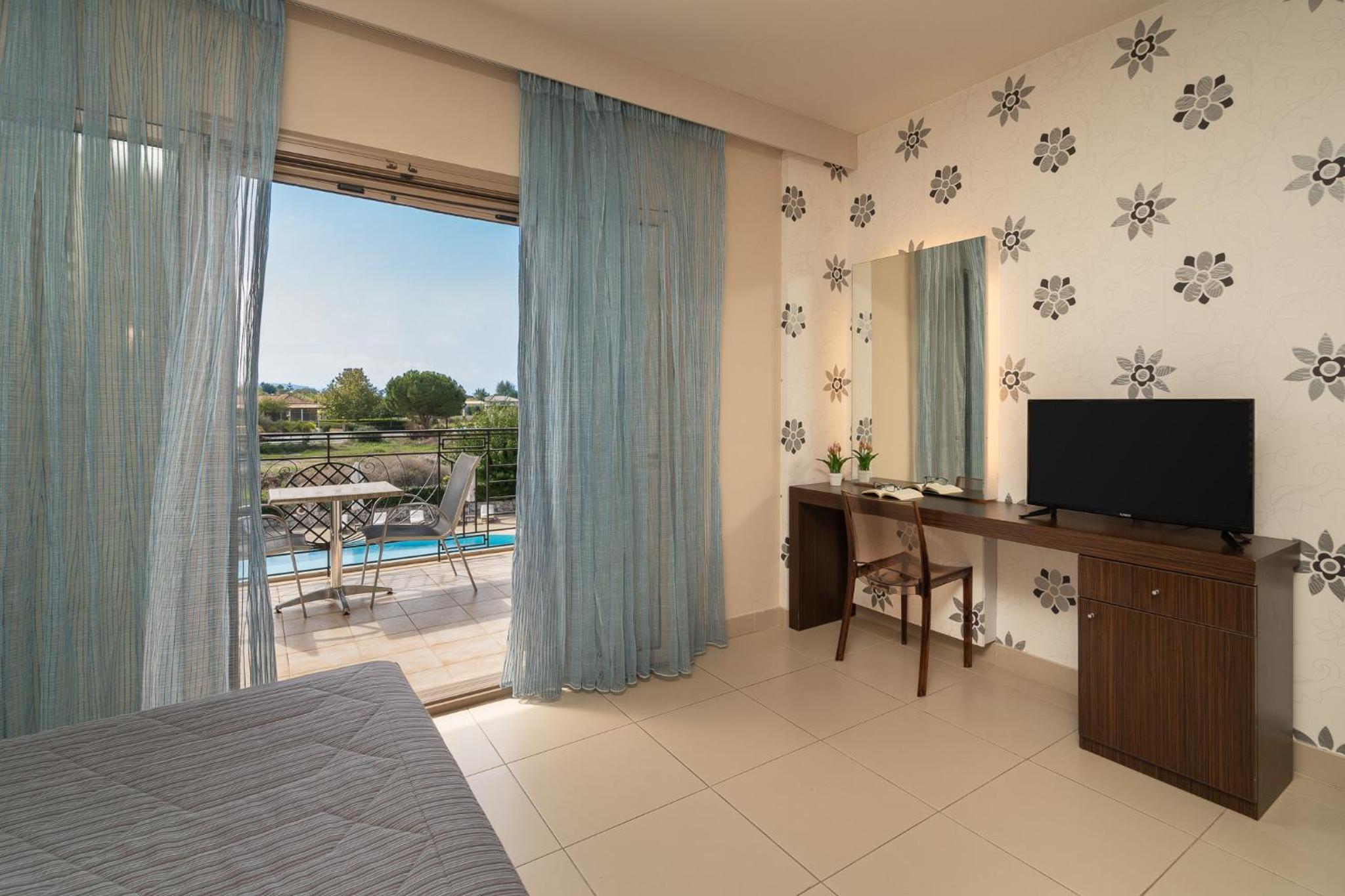 Studio (2 Adults)