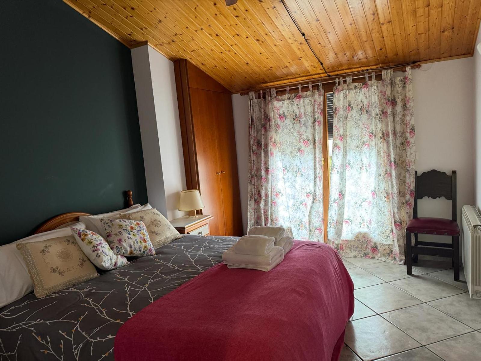 Three-Bedroom Apartment - Photo 16