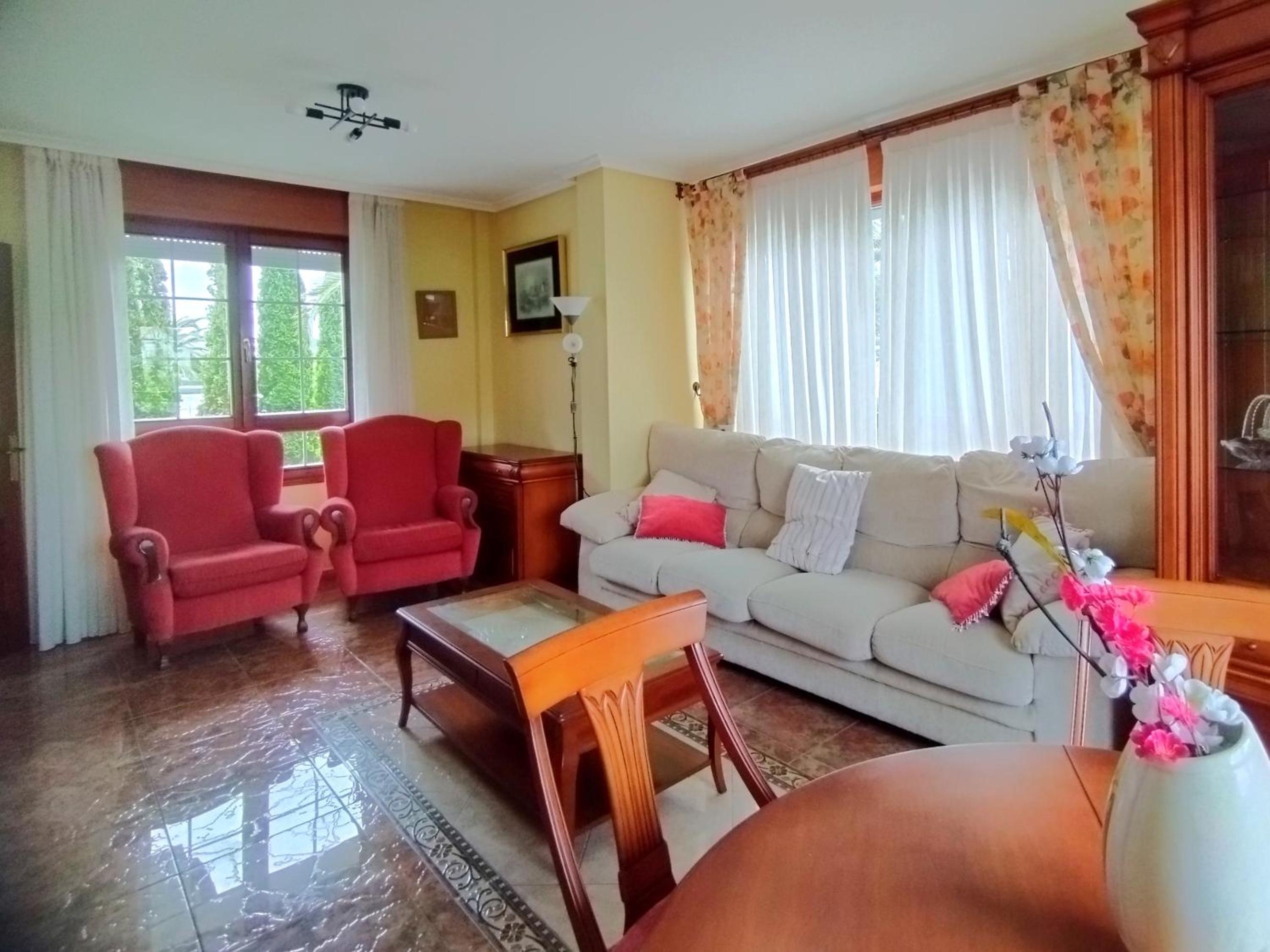 Casa de cuatro habitaciones