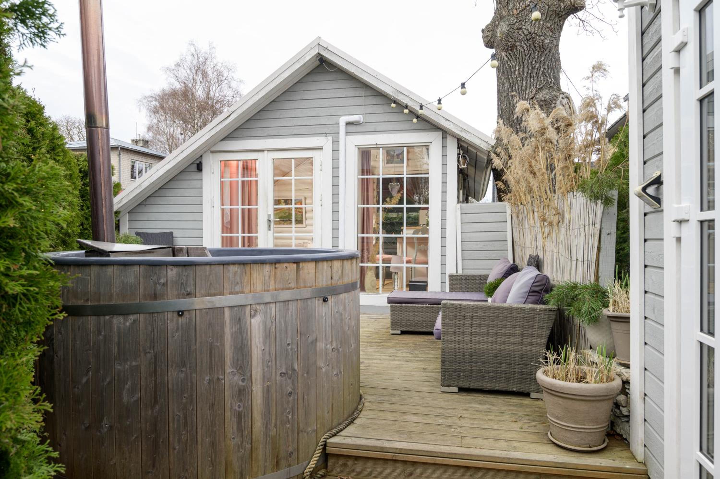 One-Bedroom House - Photo 17
