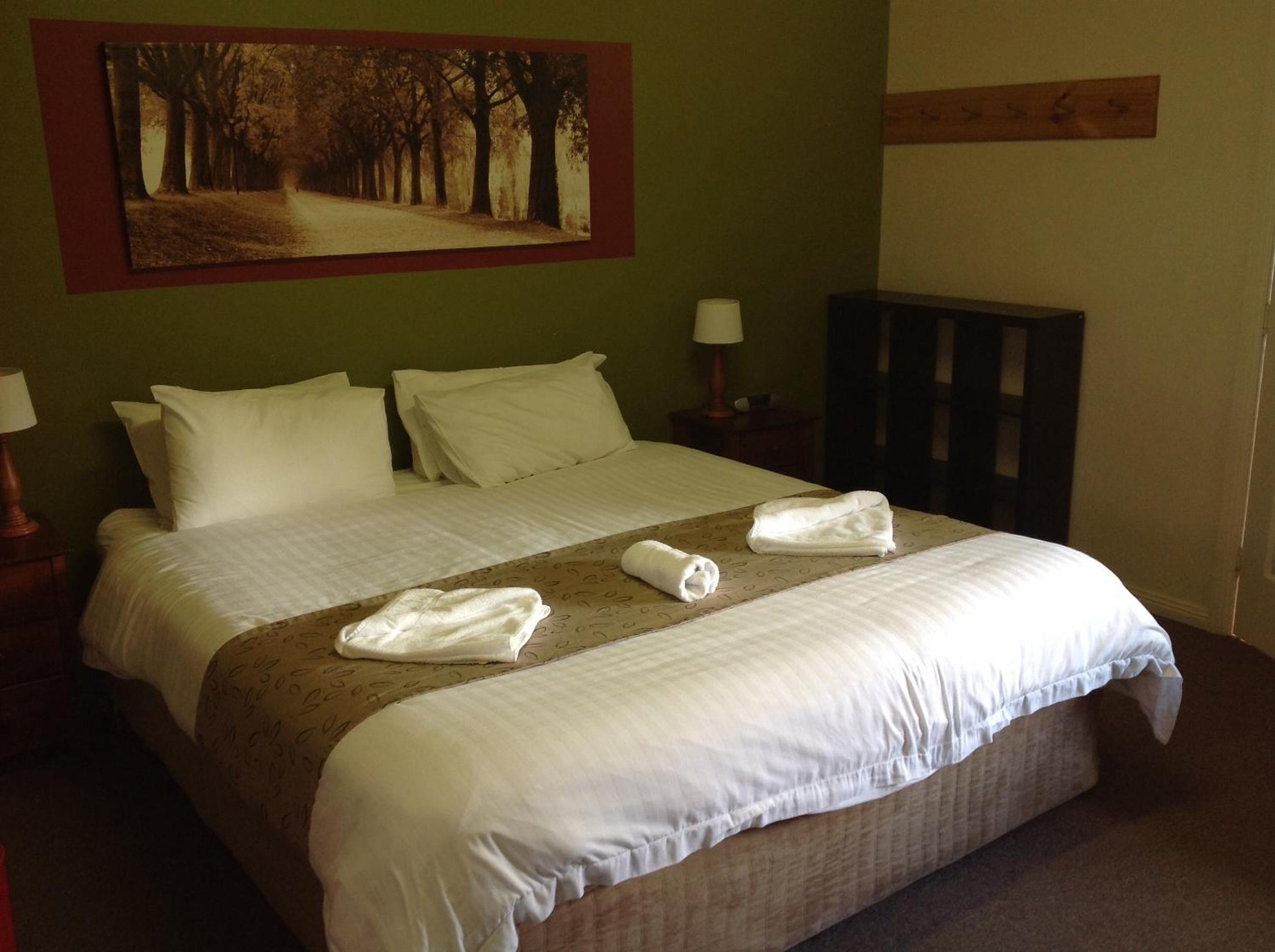Deluxe King Room photo 1