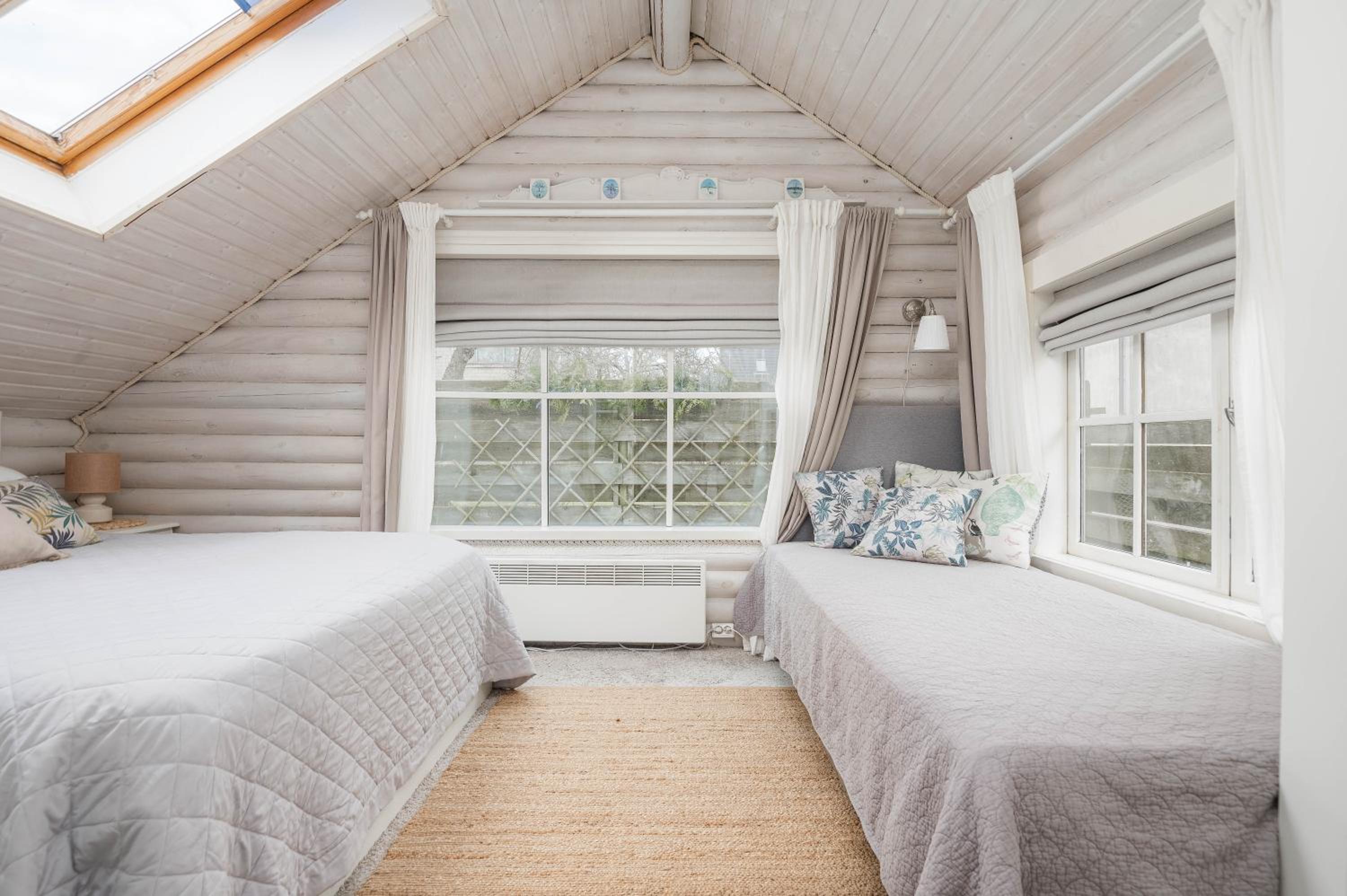 One-Bedroom House - Photo 21