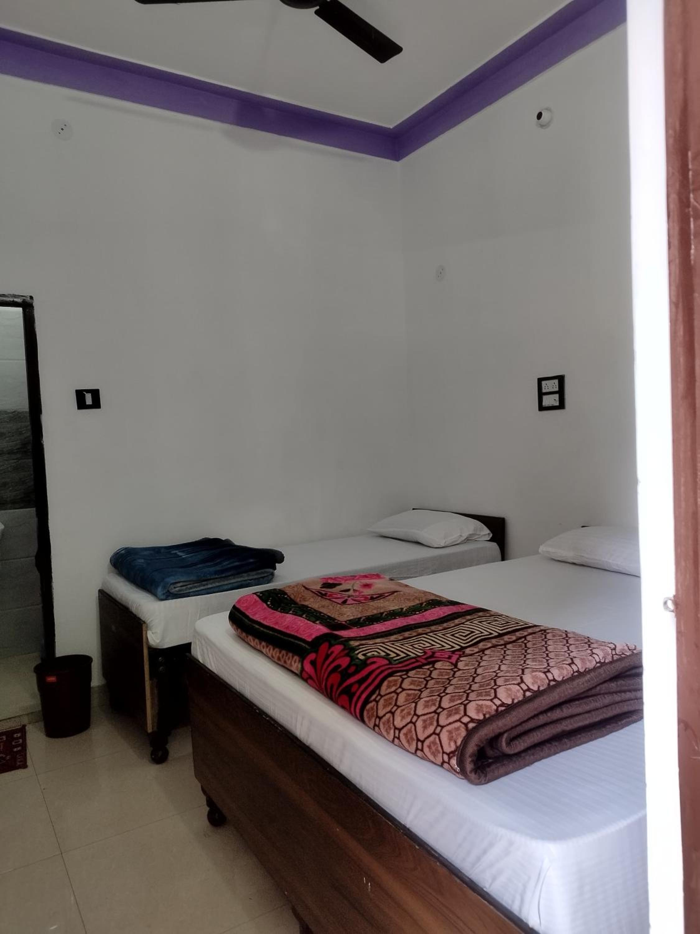 Seven-Bedroom House photo 2