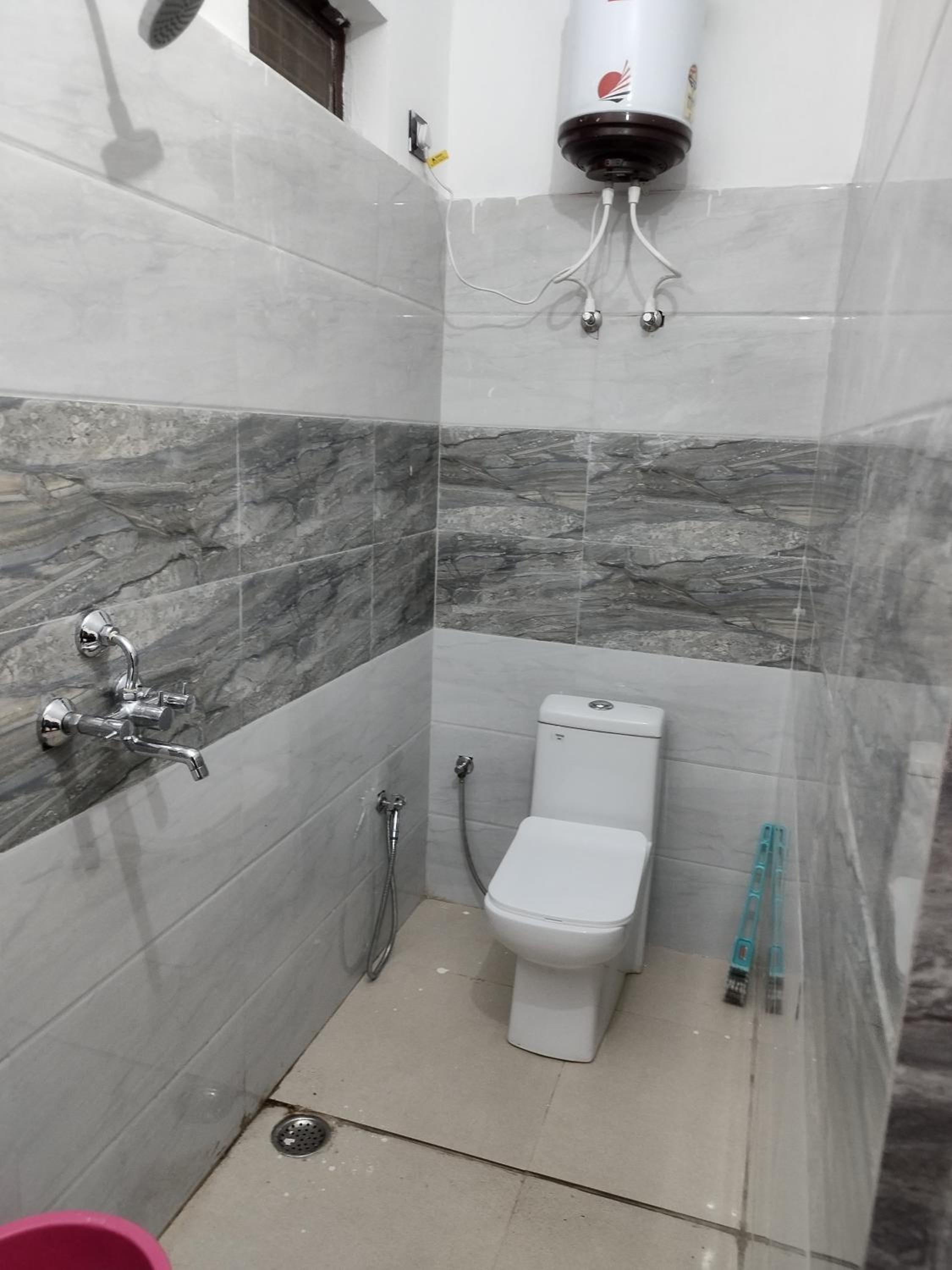 Seven-Bedroom House photo 3