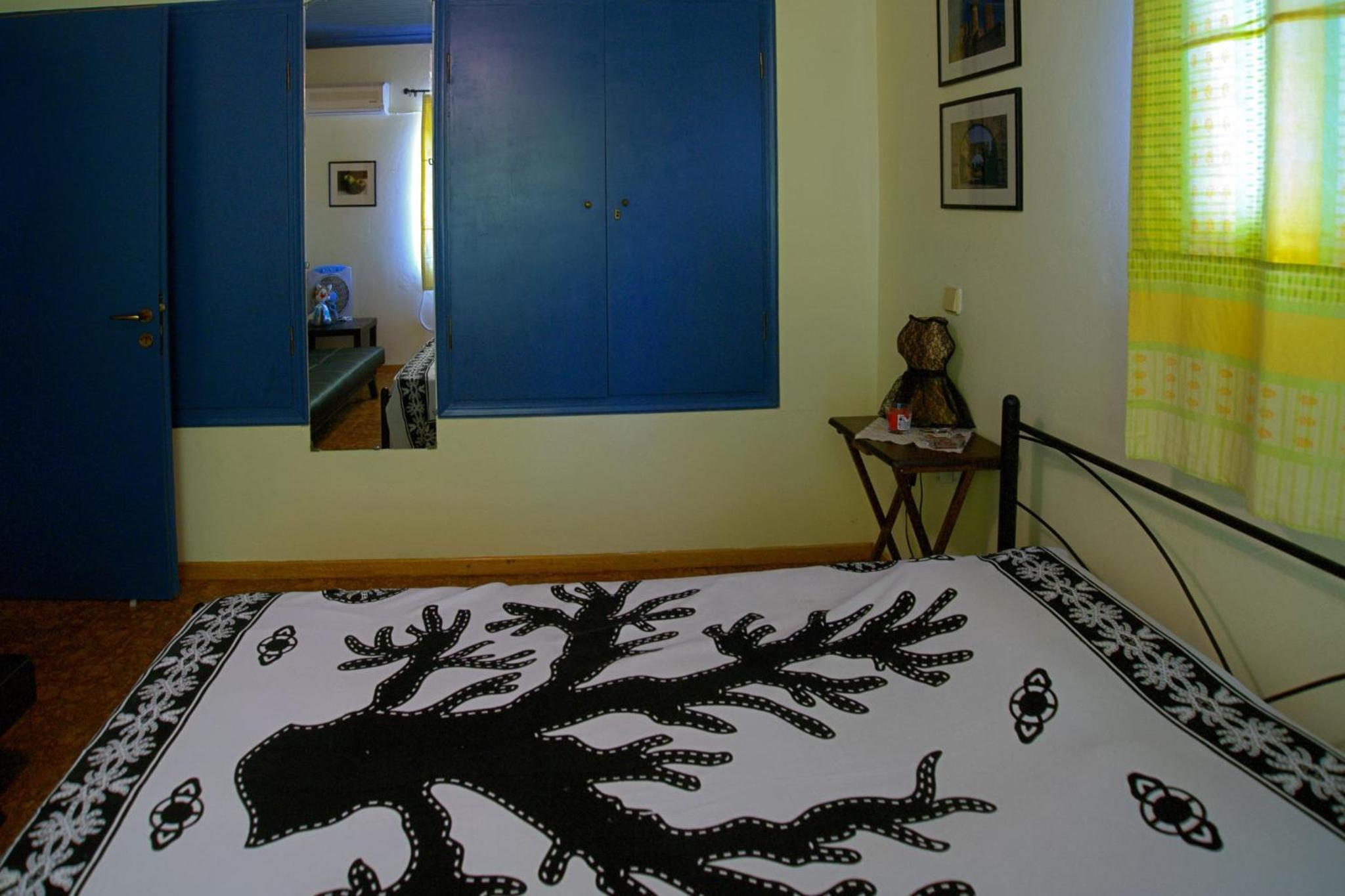 Three-Bedroom House photo 2