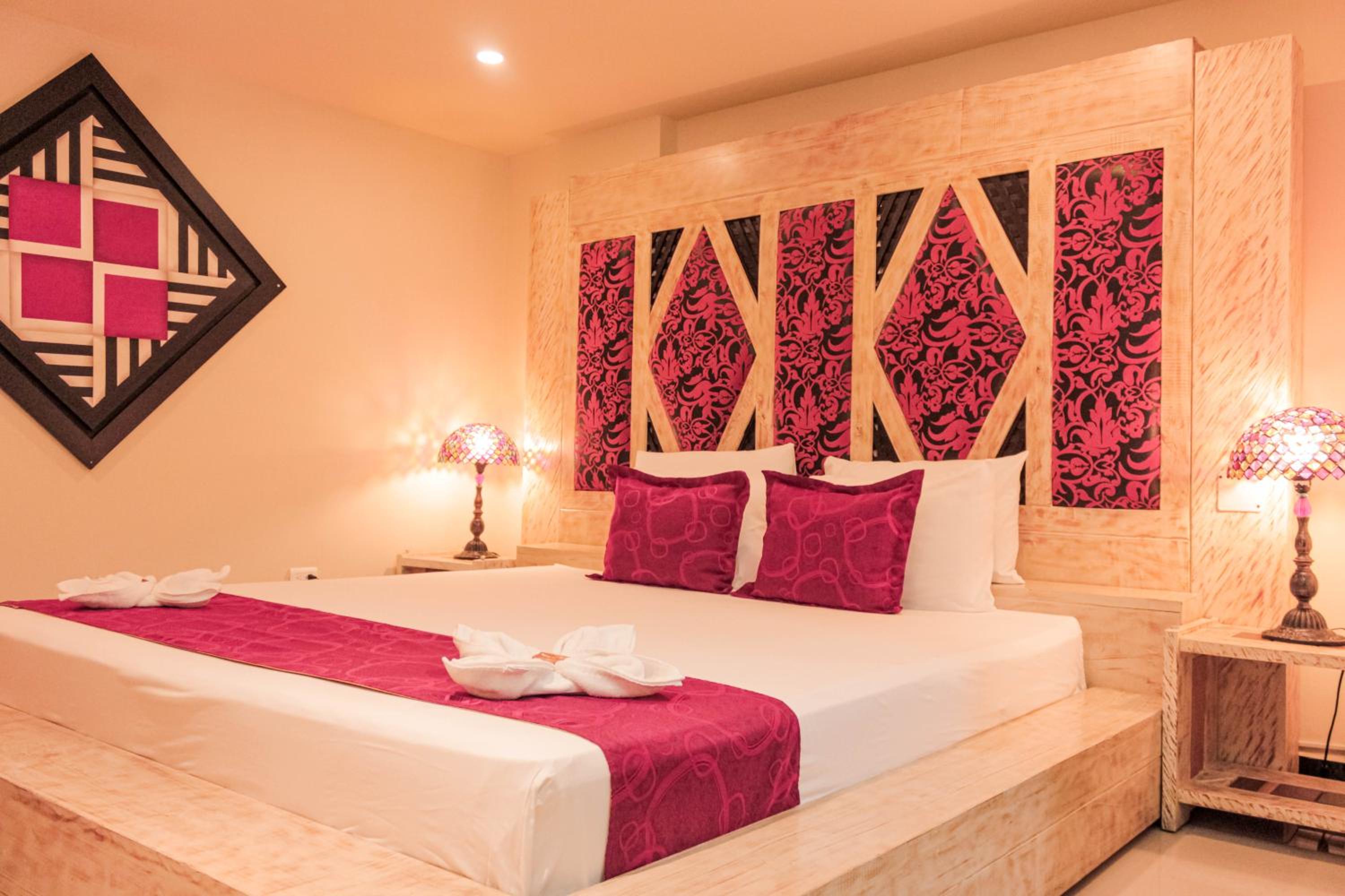 Deluxe King Suite