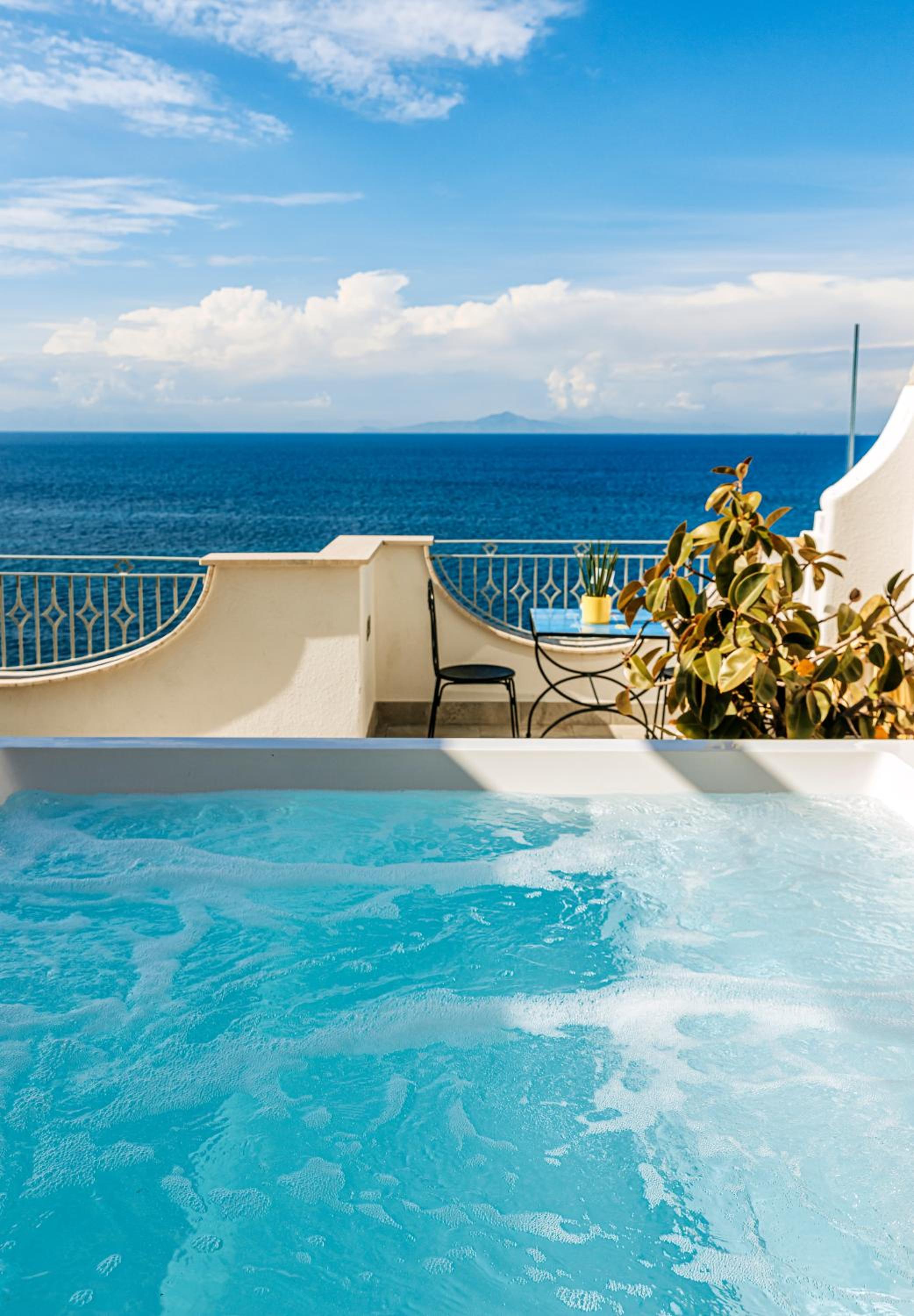 Junior Suite with Private Pool photo 2