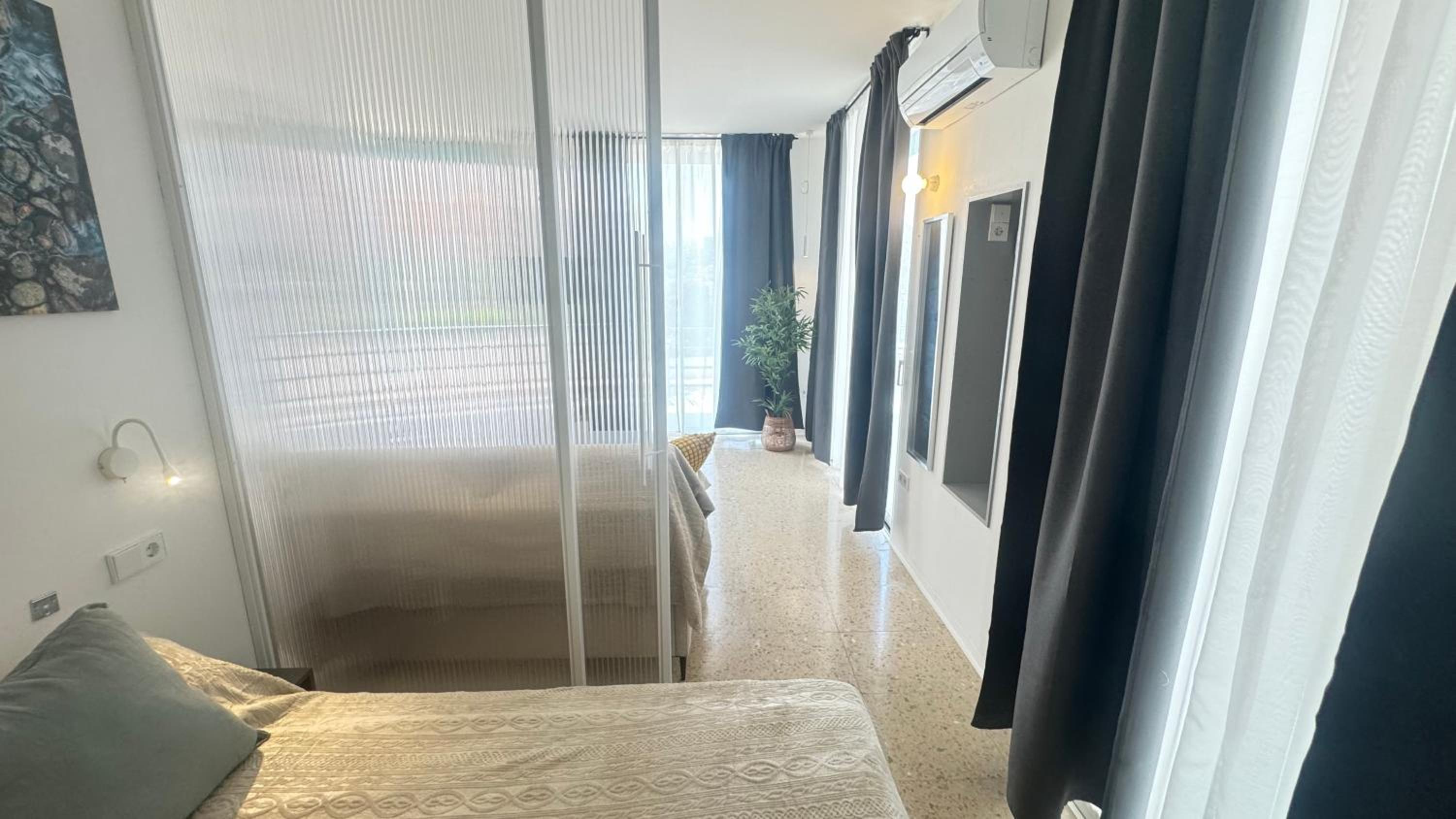 Estudio con vista a la piscina
