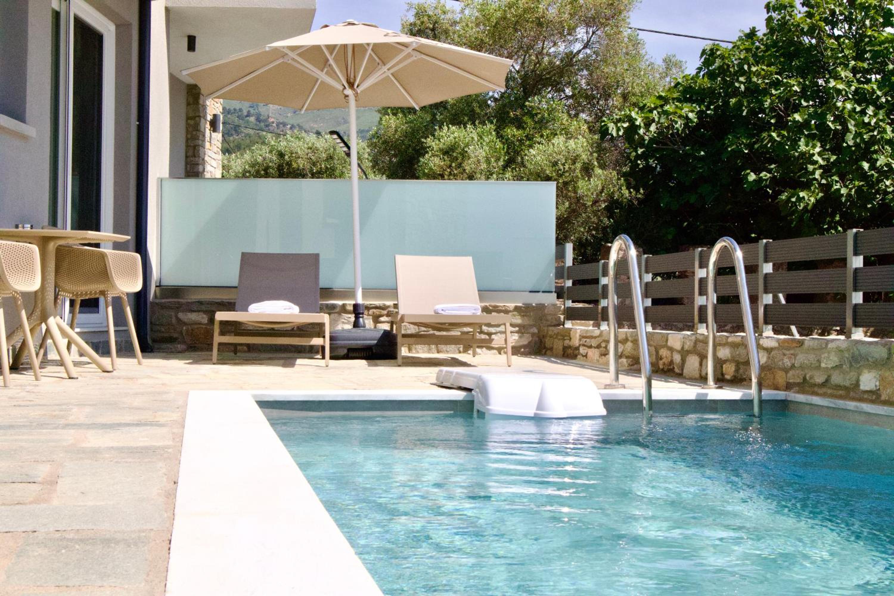 Junior Suite with Private Pool photo 2