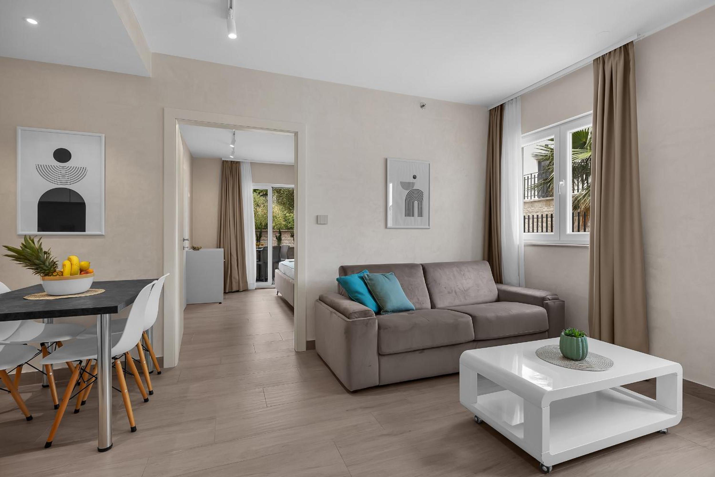 Superior One-Bedroom Apartment with Balcony