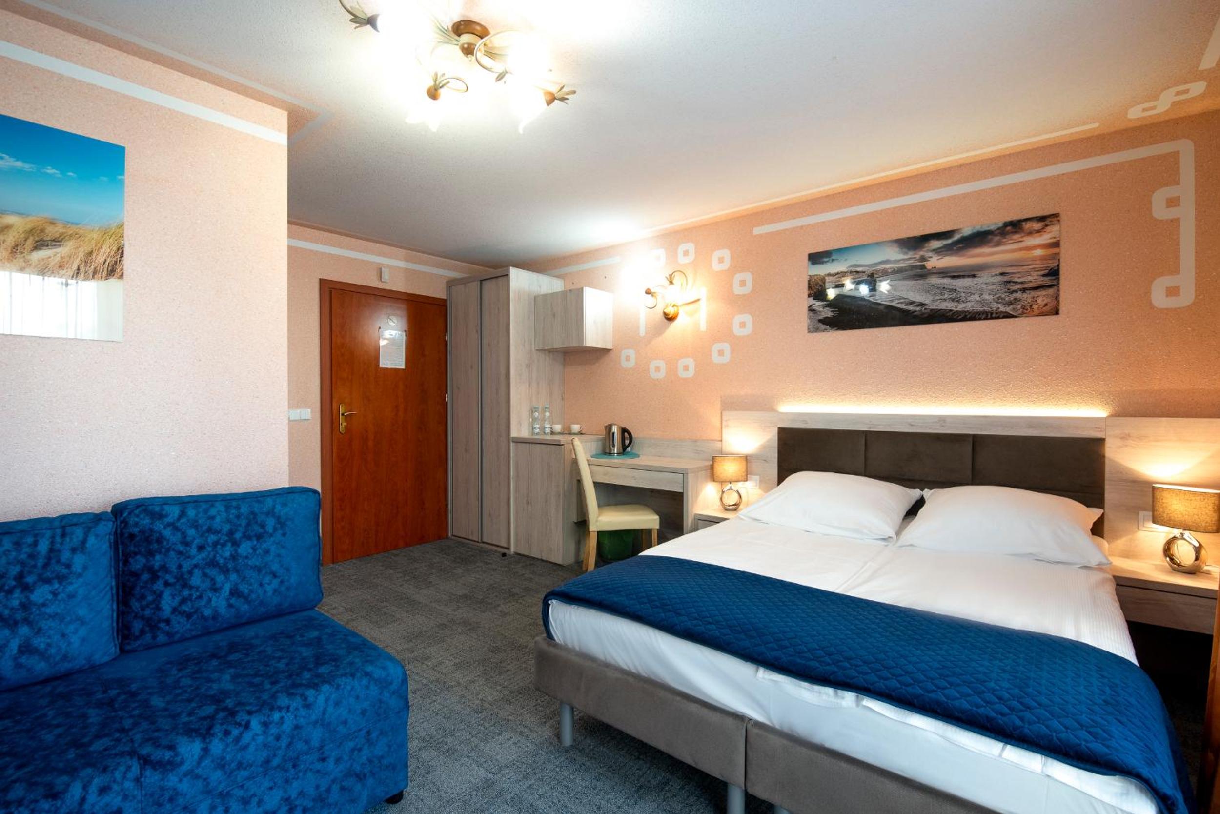 Deluxe Double Room with Balcony photo 2
