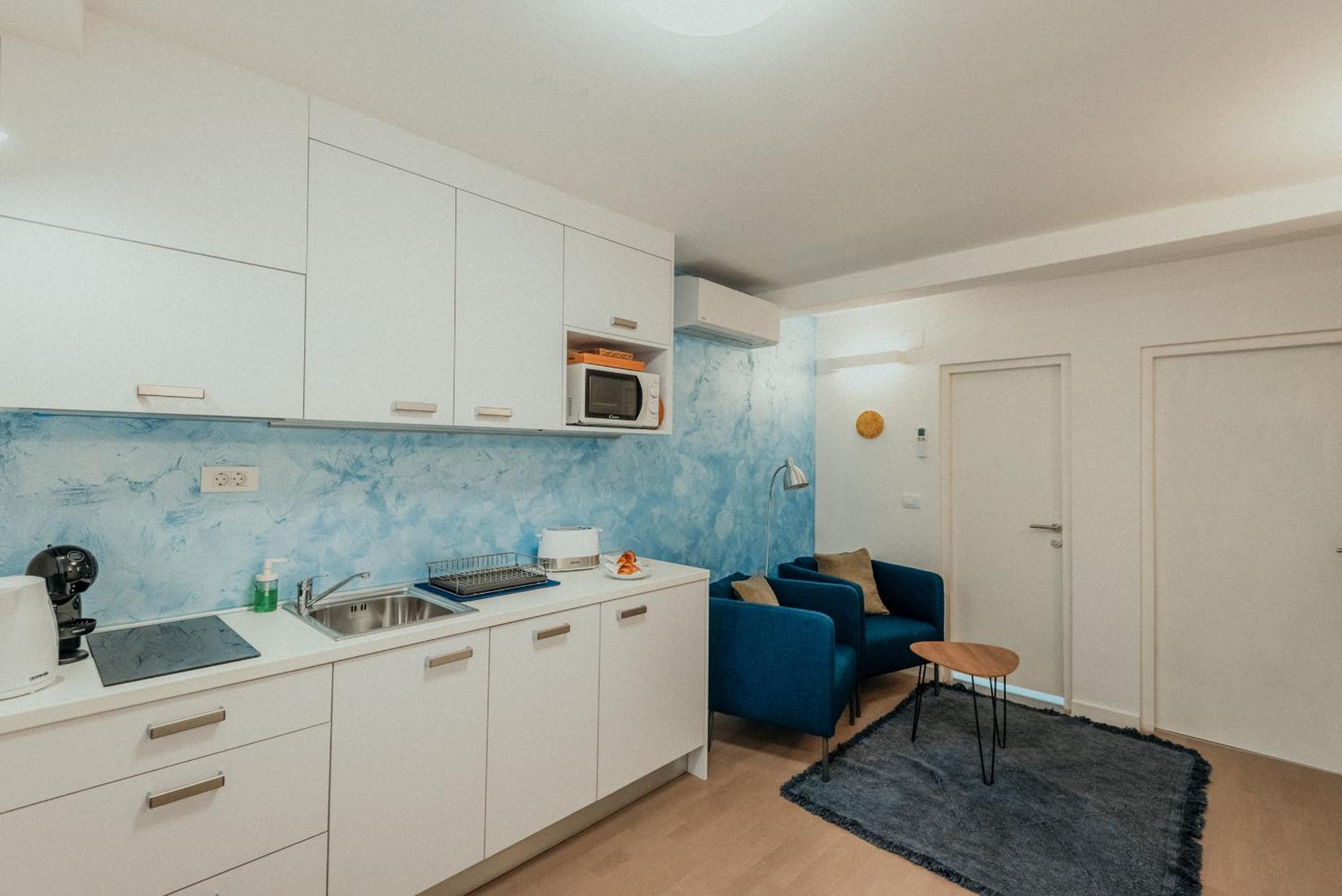 One-Bedroom Apartment photo 3