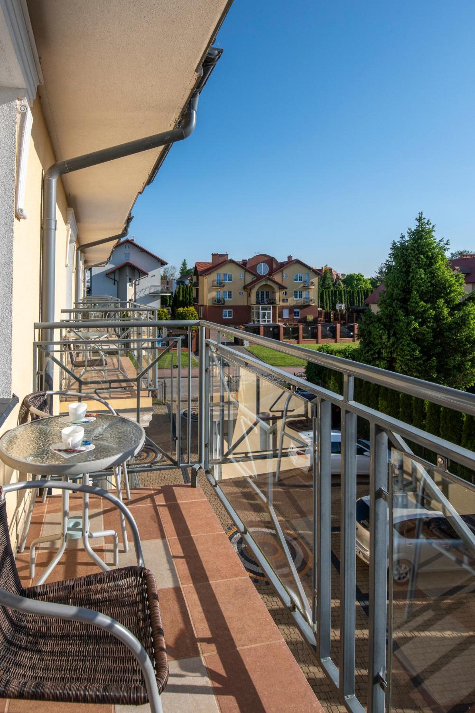 Double or Twin Room with Balcony photo 3