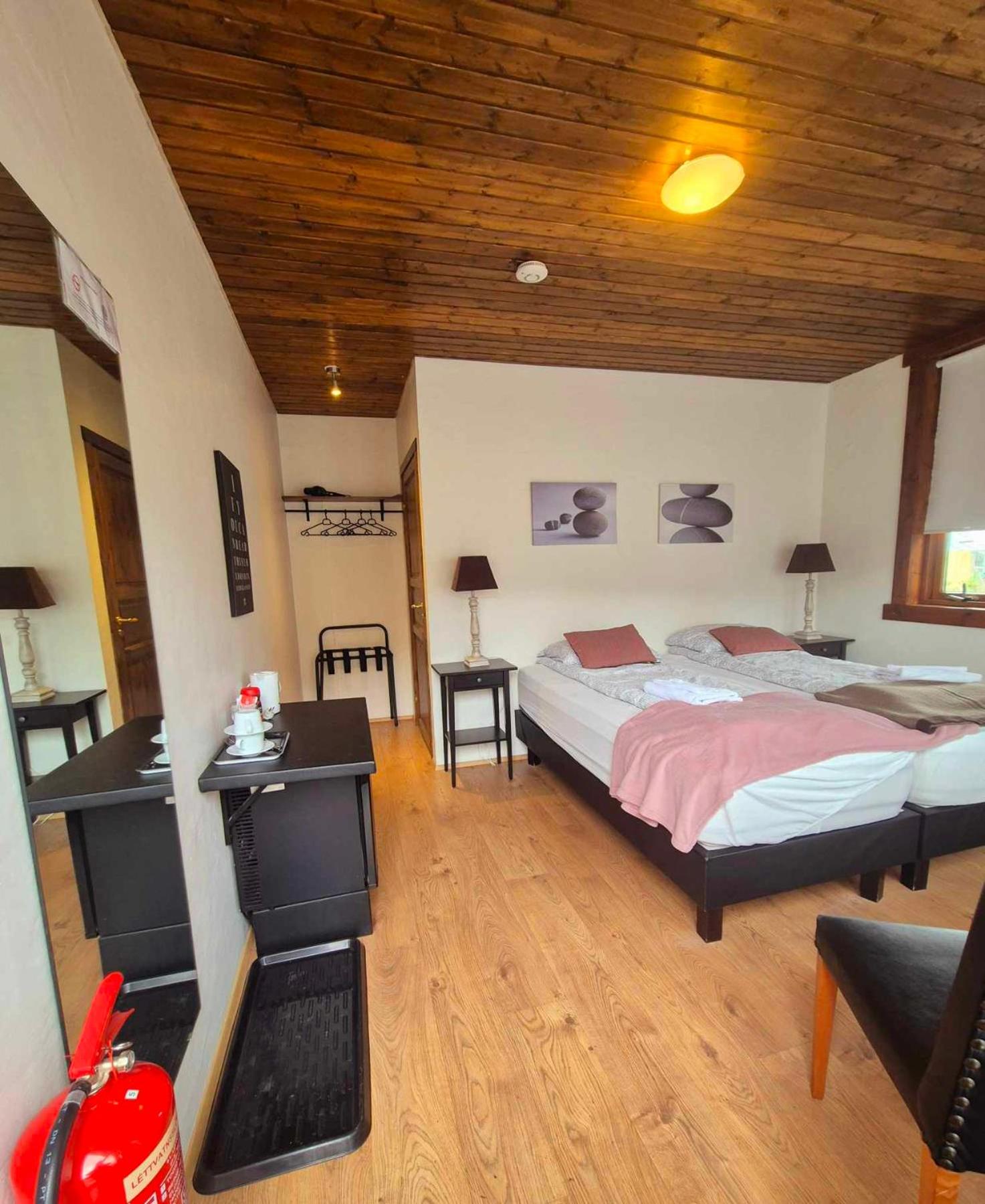 Double Room With Private Bathroom photo 3