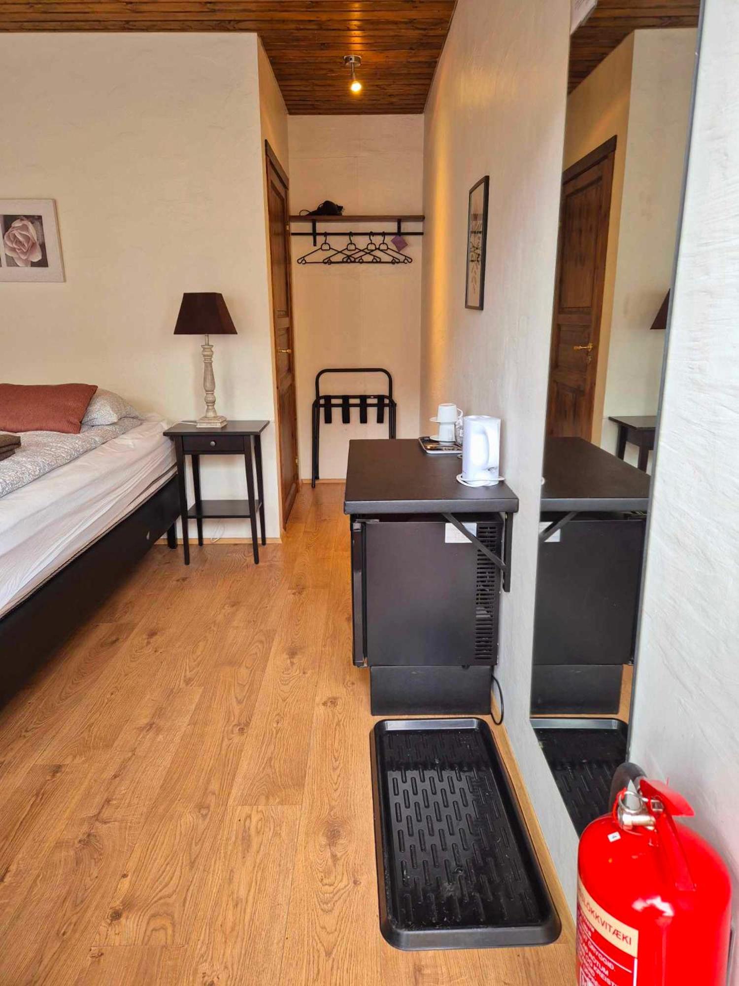 Double Room With Private Bathroom photo 1