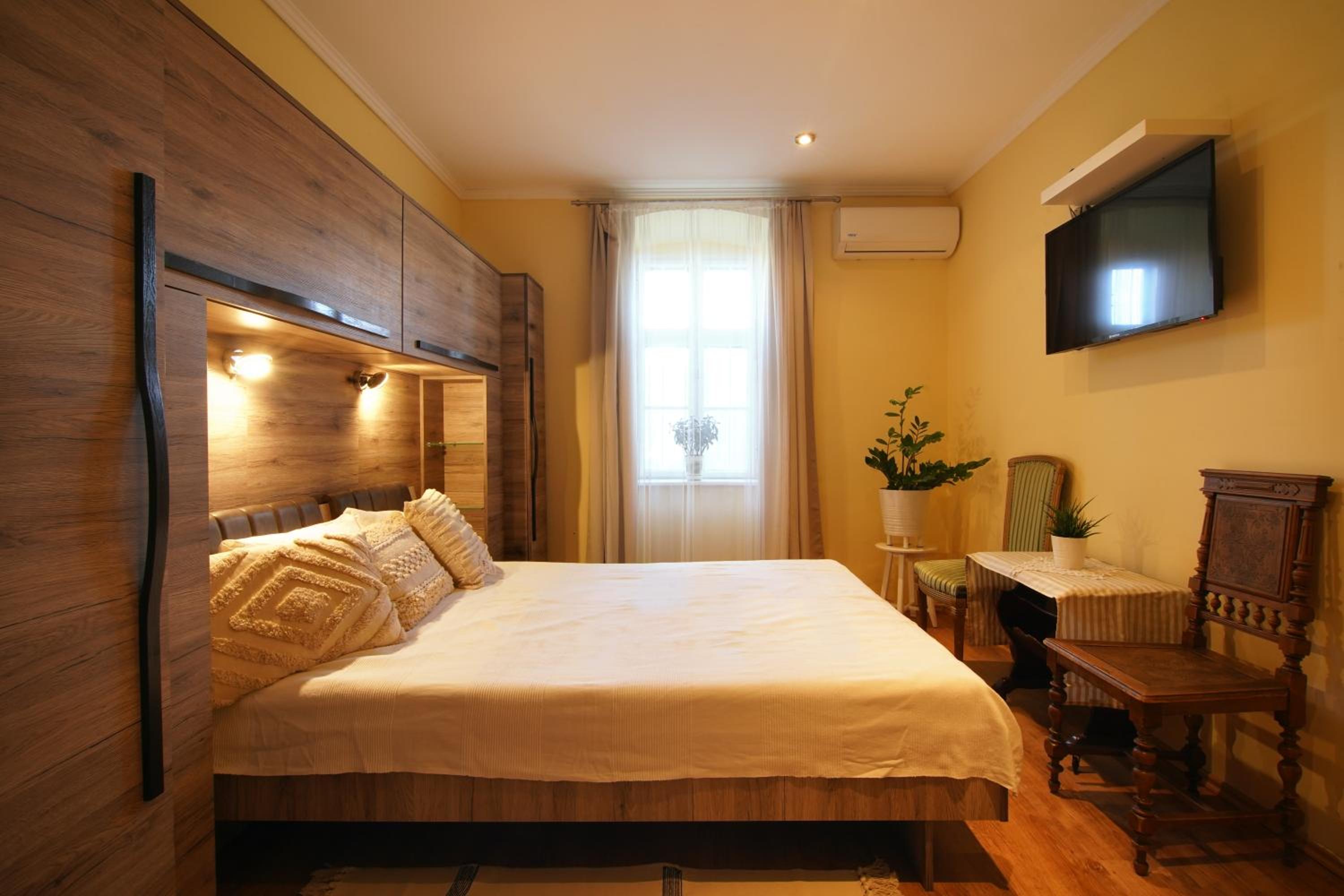 Standard Queen Room photo 1