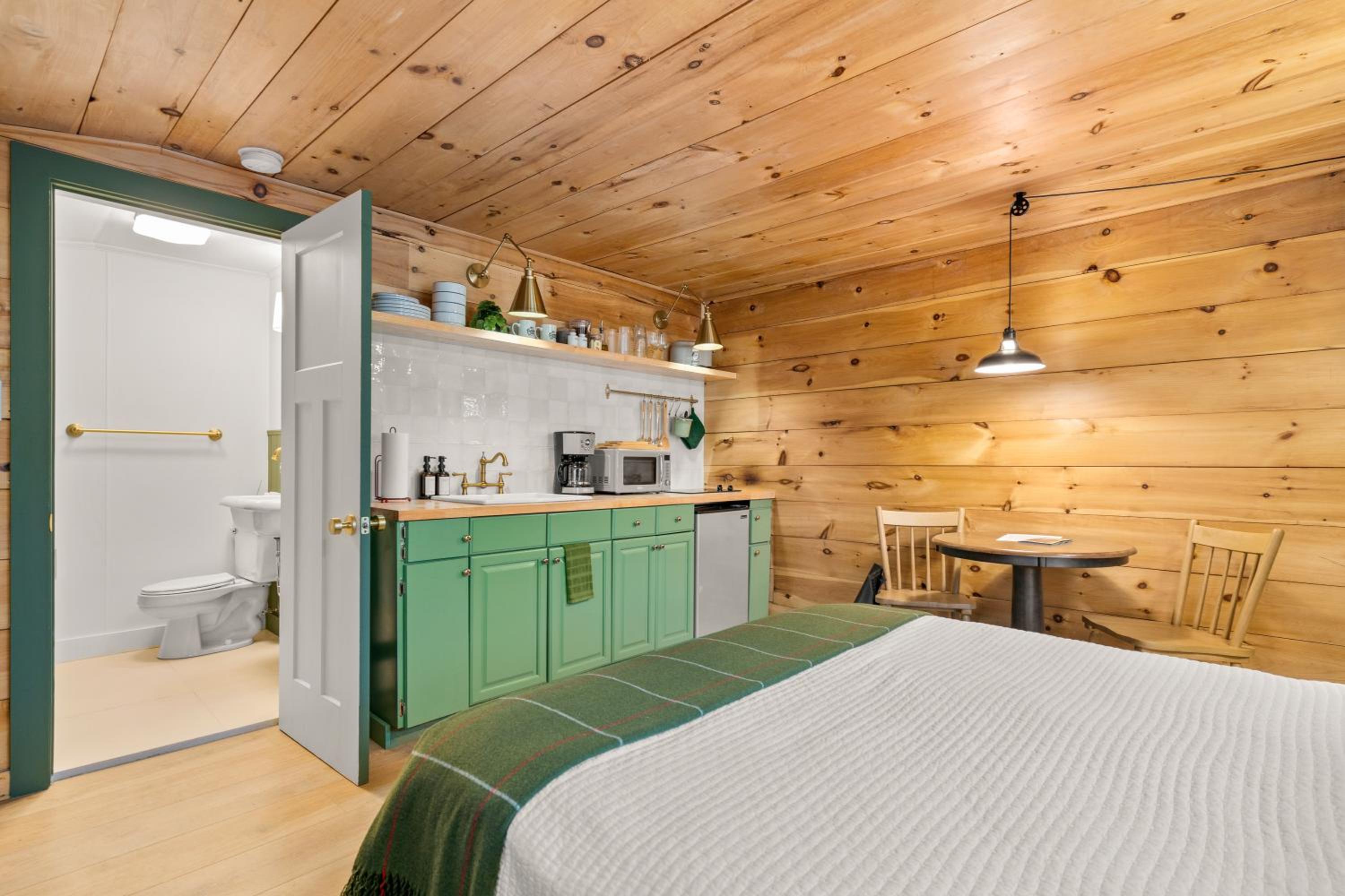 Budget Double Room - Photo 14