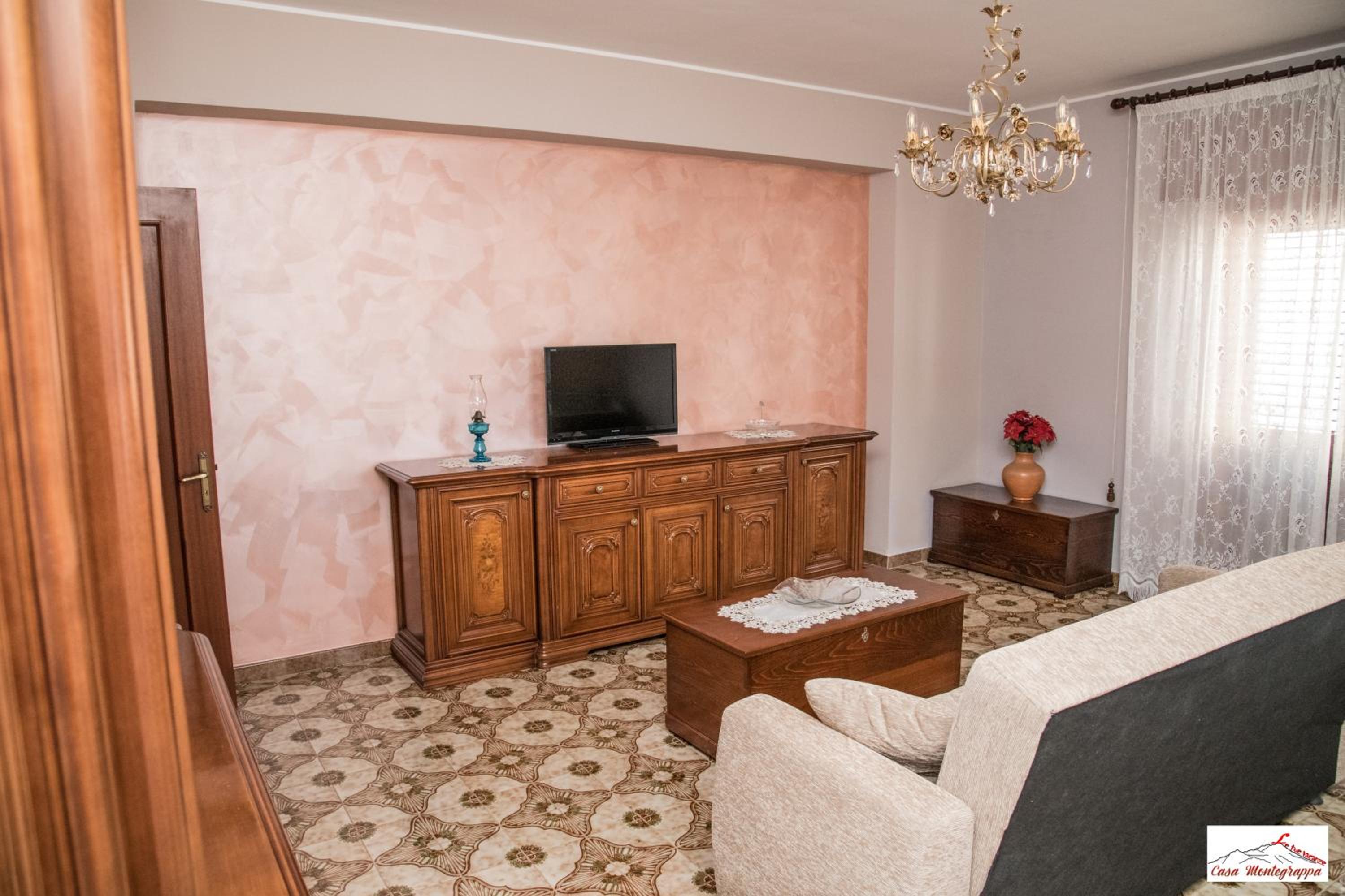 Two-Bedroom Apartment with Balcony photo 2