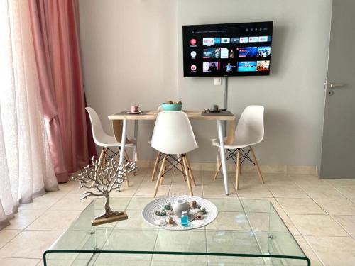 Deluxe One-Bedroom Apartment with City View