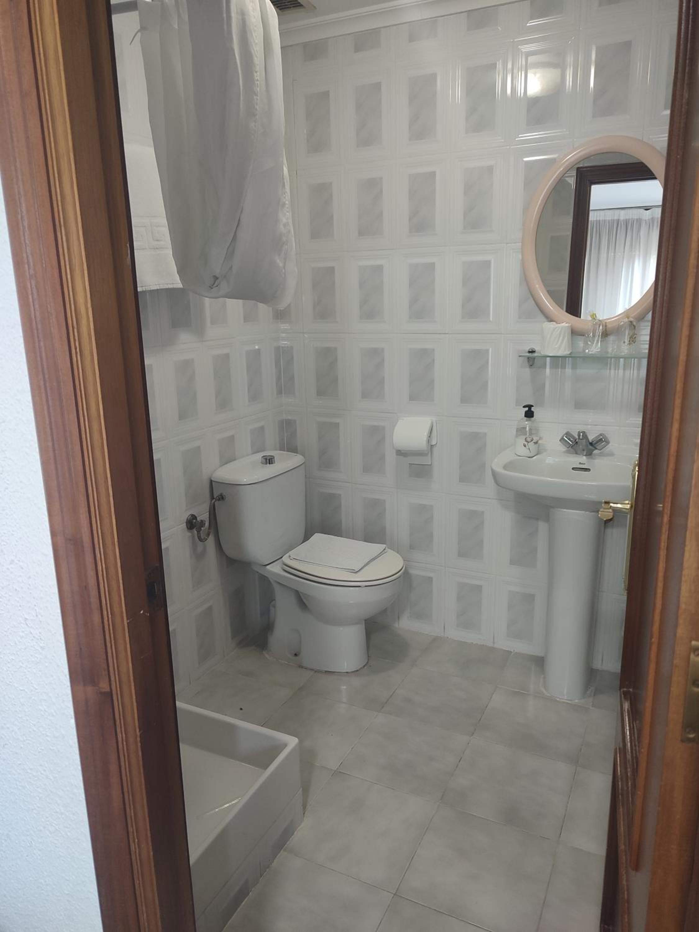 Double or Twin Room photo 2